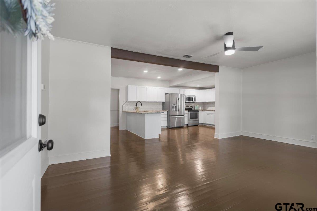 1303 E Lantrip