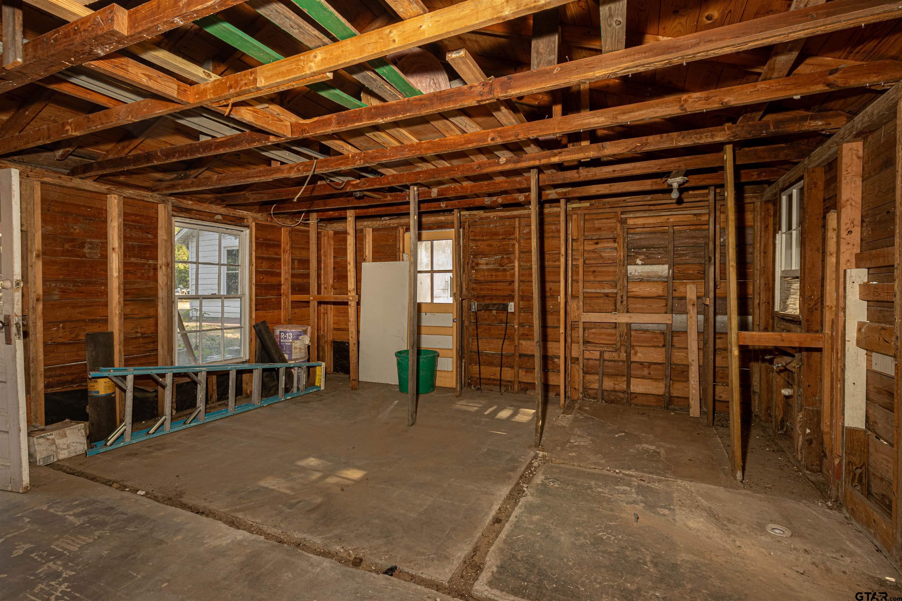 209 S Oak St.