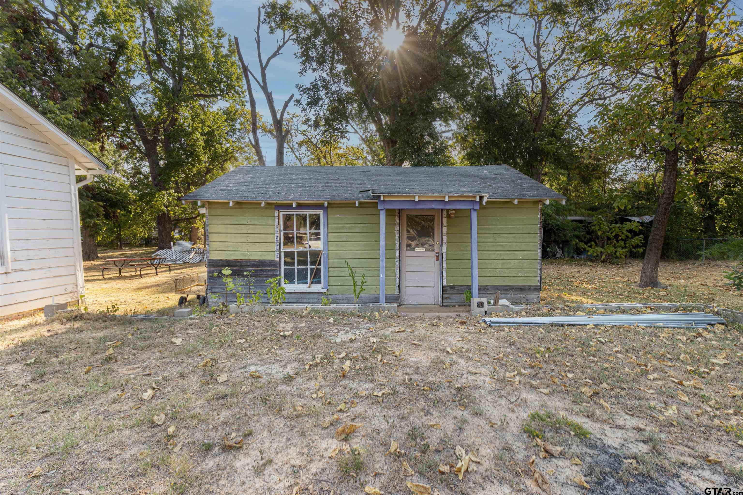 209 S Oak St.