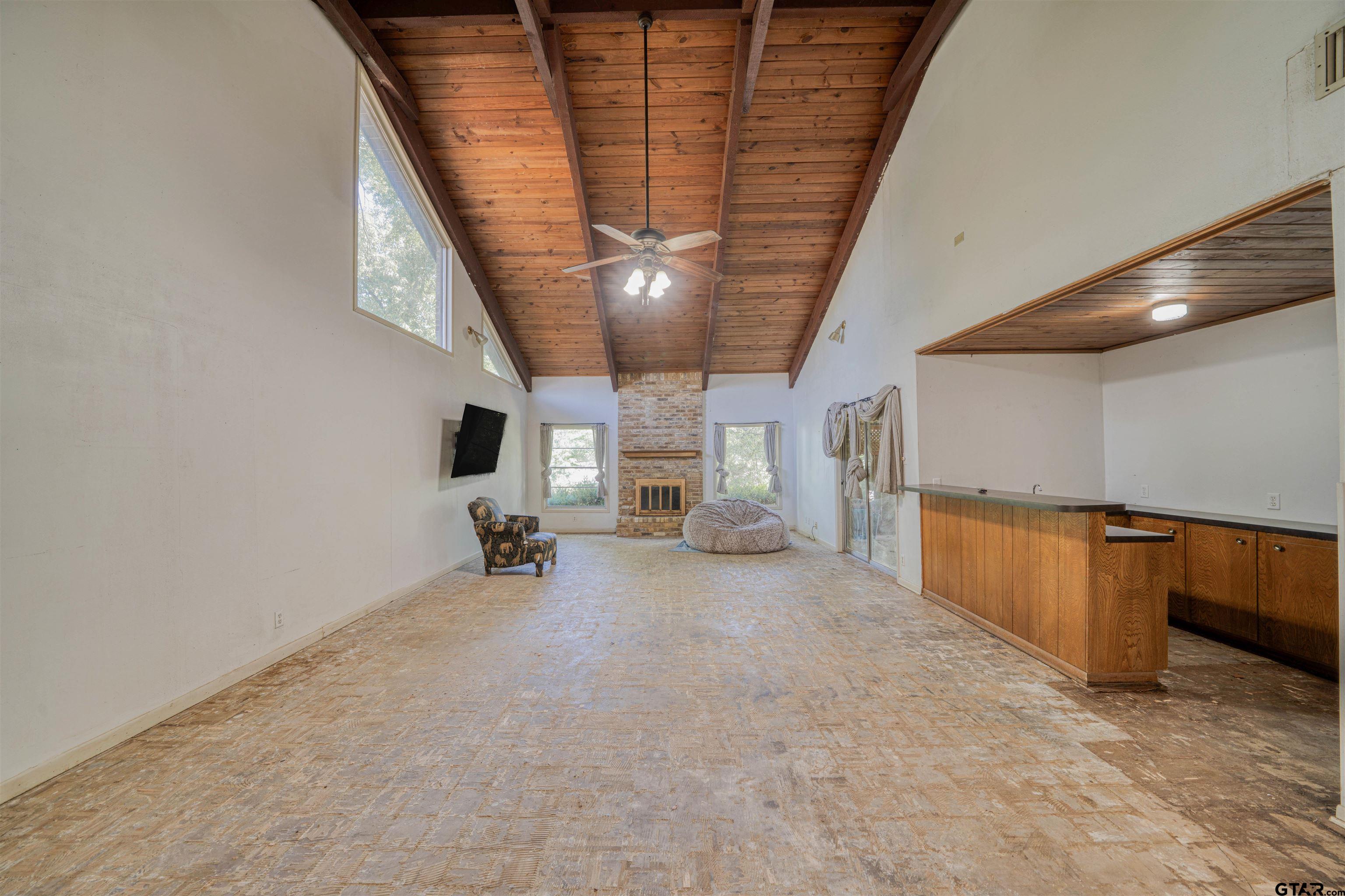 1218 Eden Dr