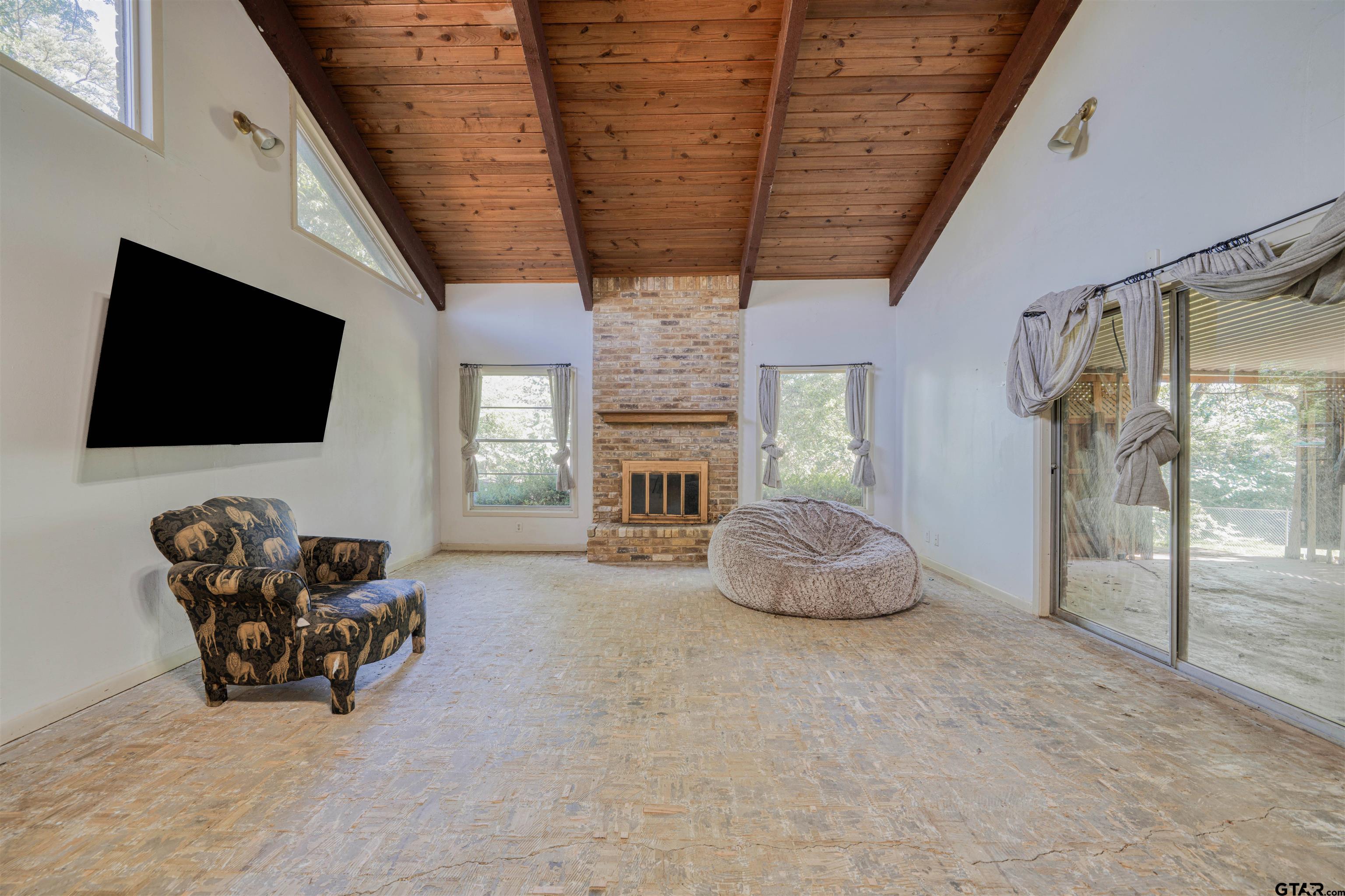 1218 Eden Dr