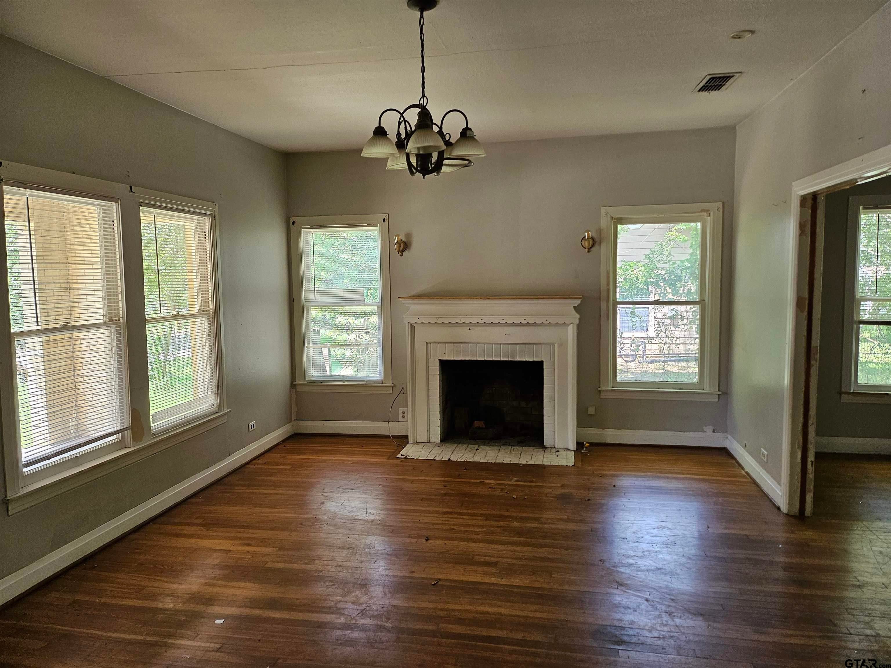 322 S Clayton