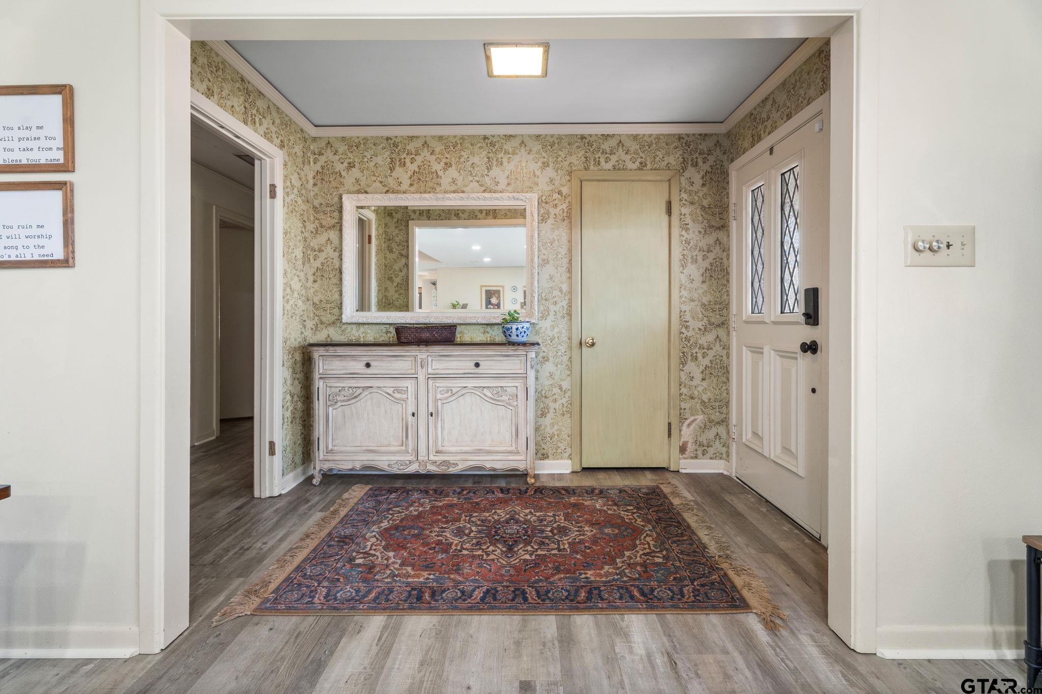 1936 Montrose Dr.