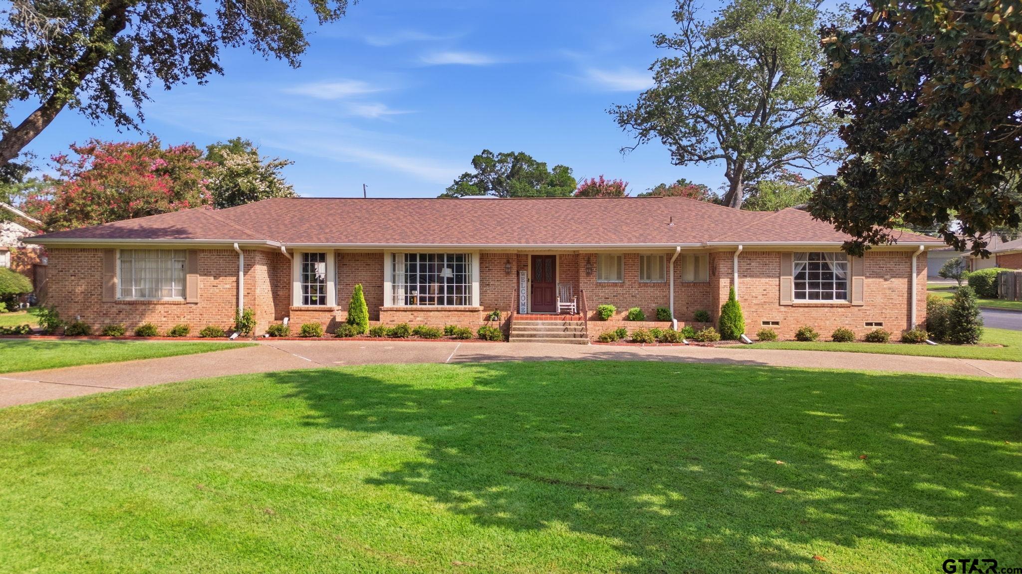 1936 Montrose Dr.