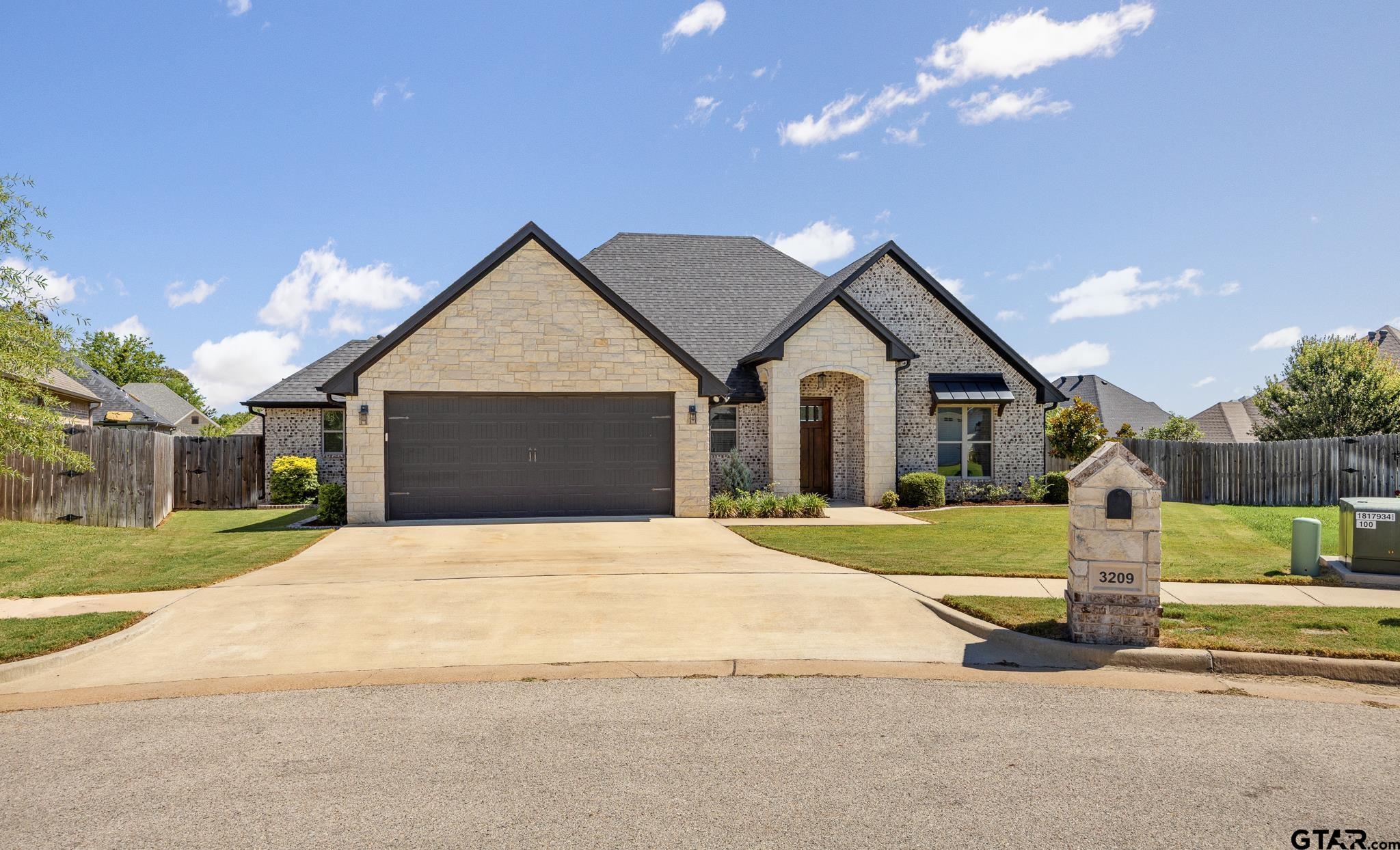 3209 Salado Circle