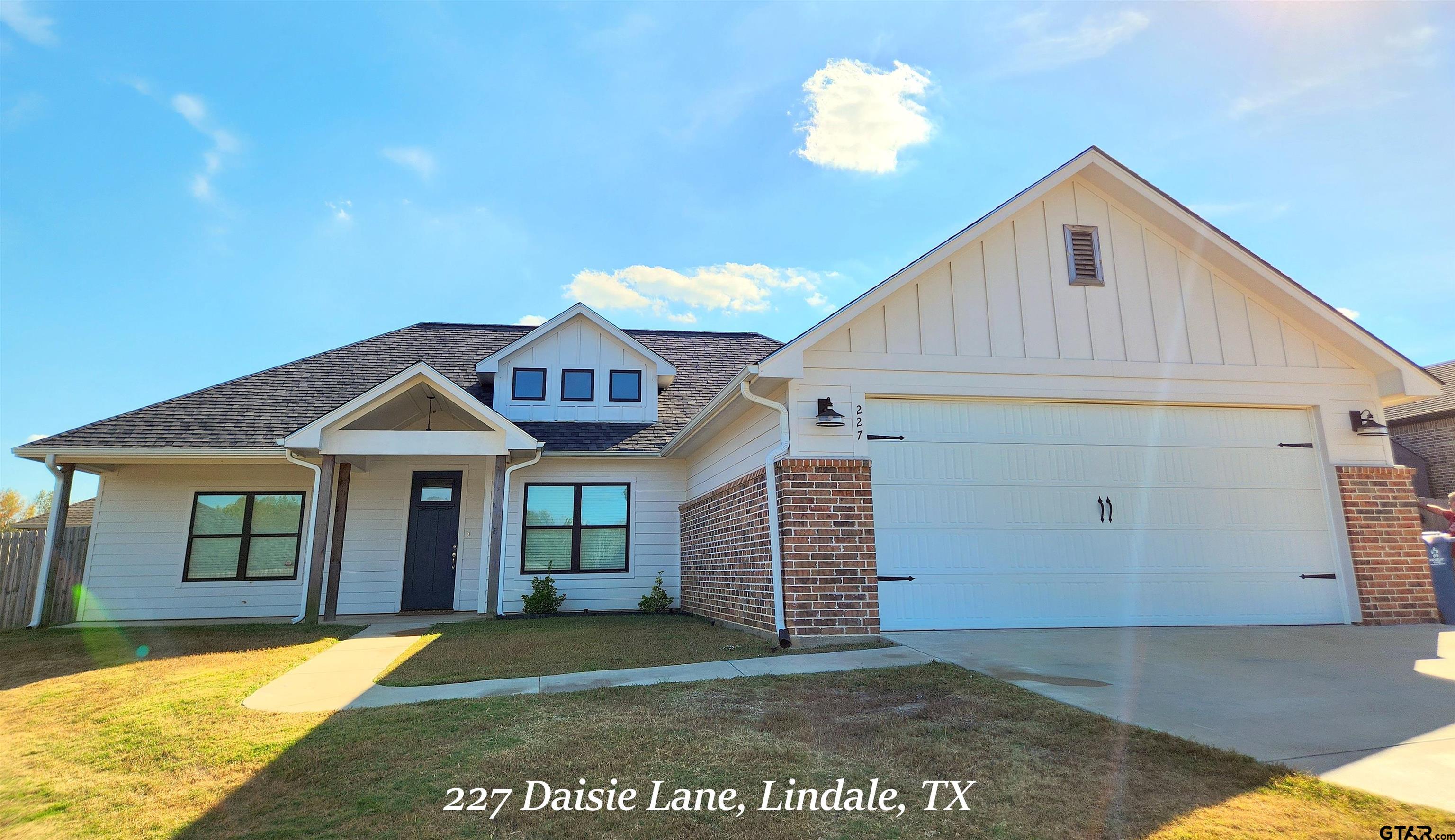 196 CR 2462 + 6 Additional Homes