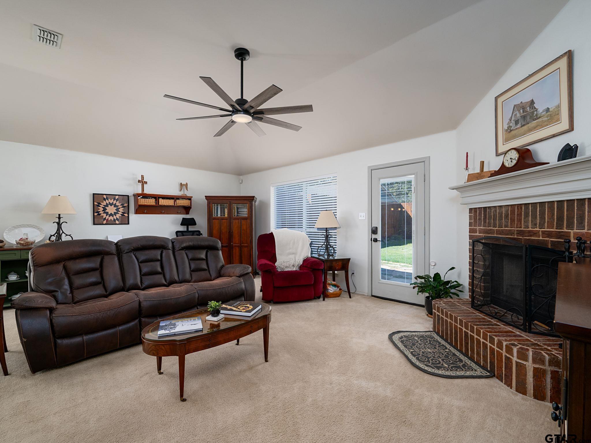3415 Mugsy Dr