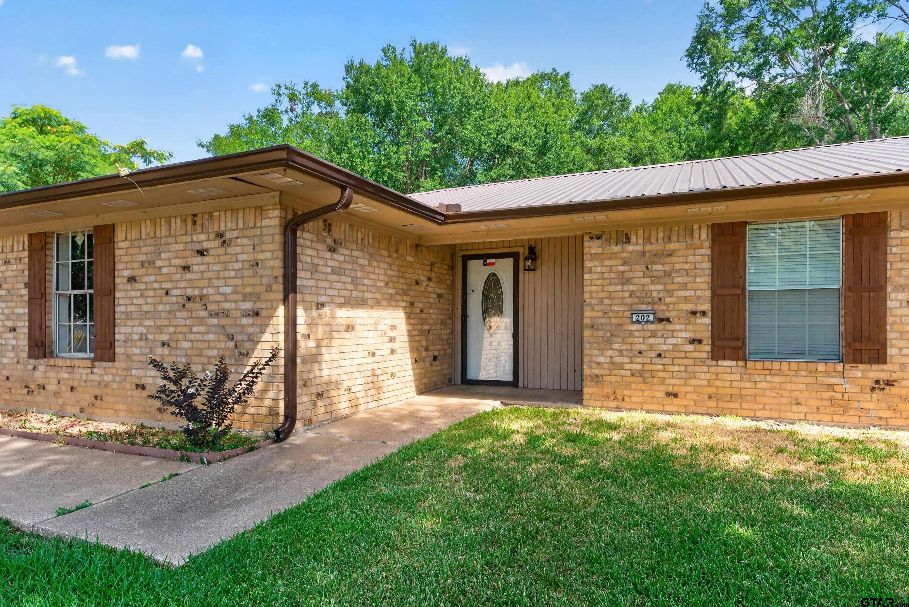 202 Fenton Rd.