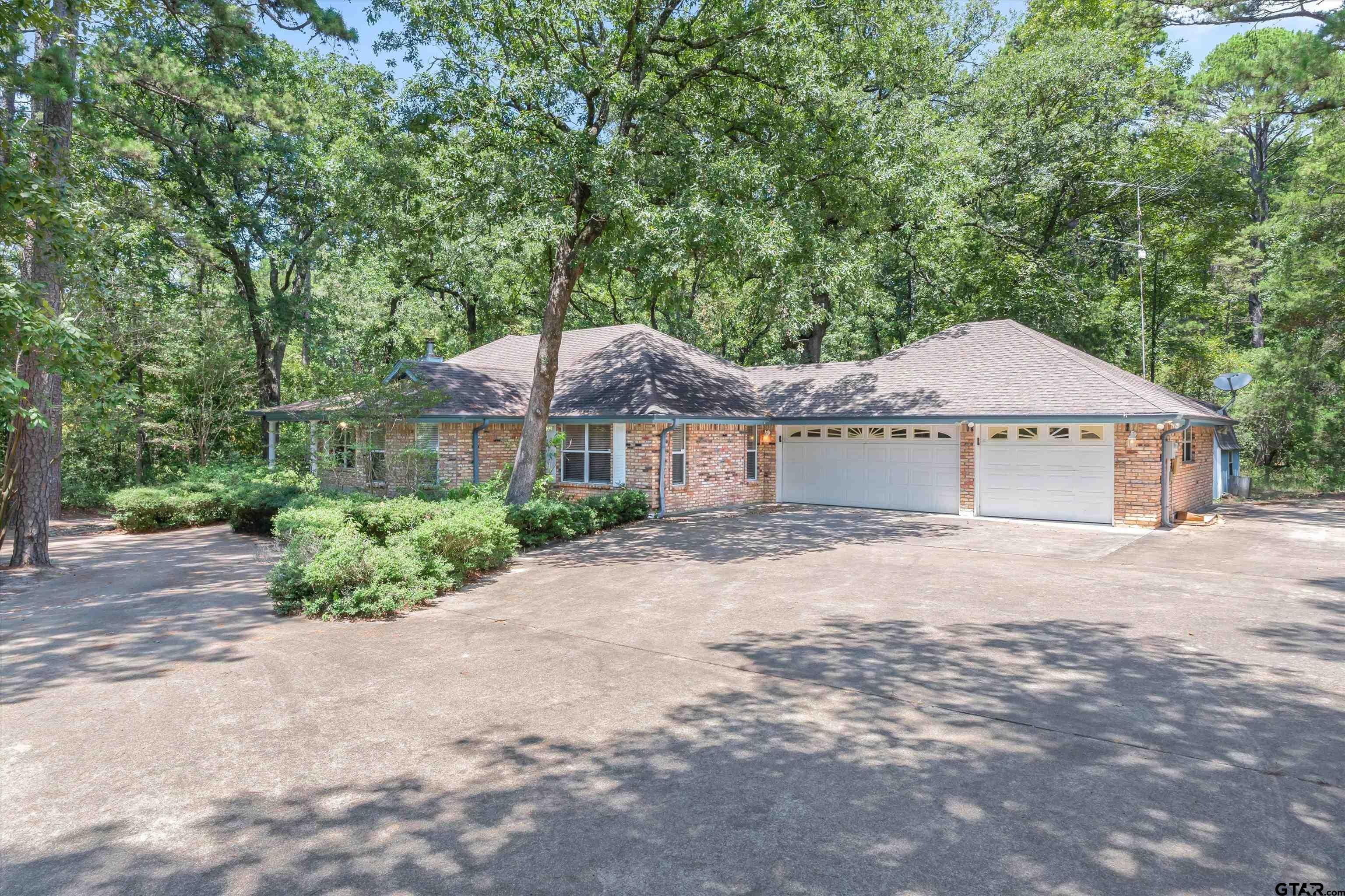 190 Blue Water Lane