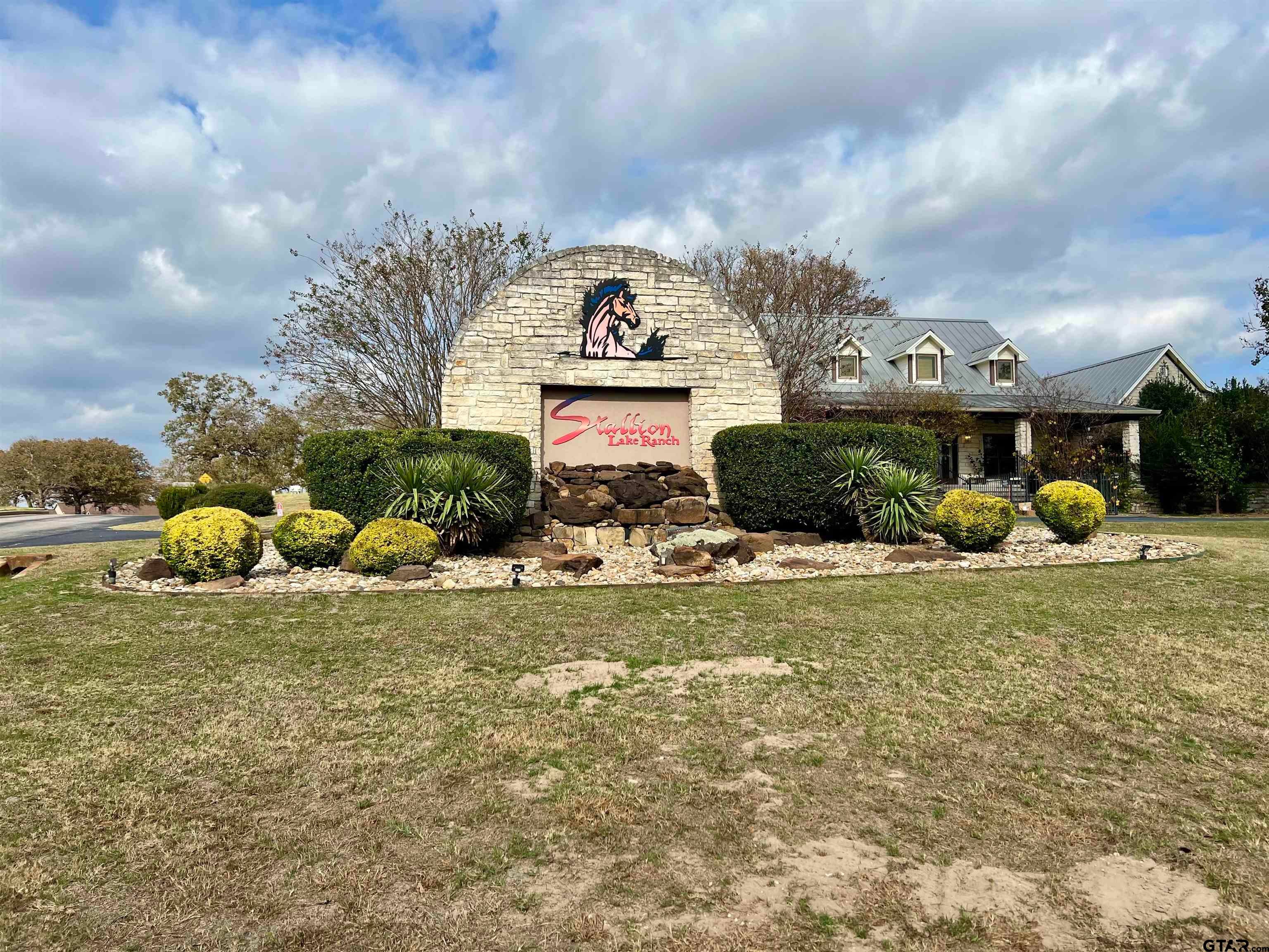 15511 Stallion Lake Blvd