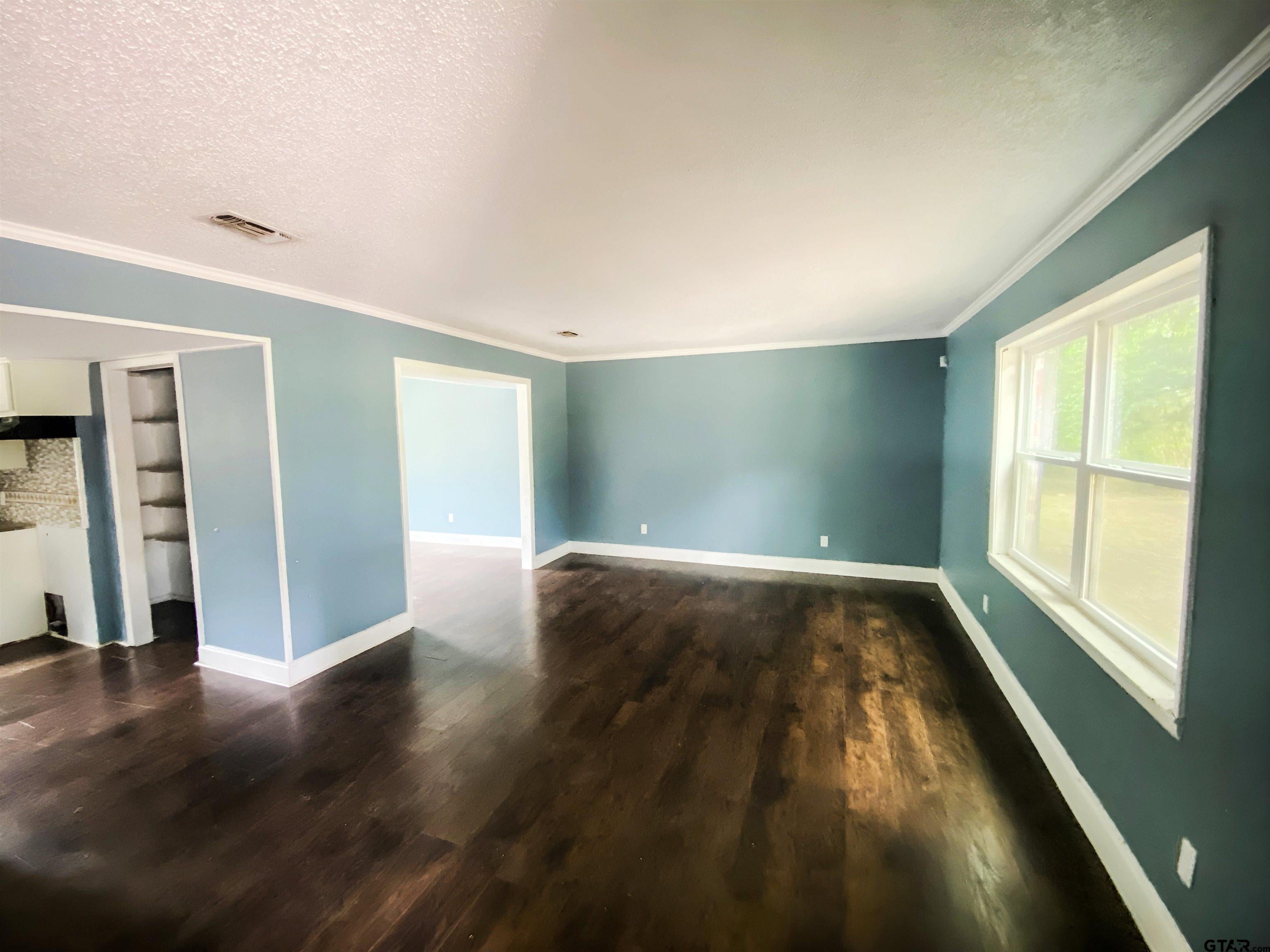 733 Country Road 1203