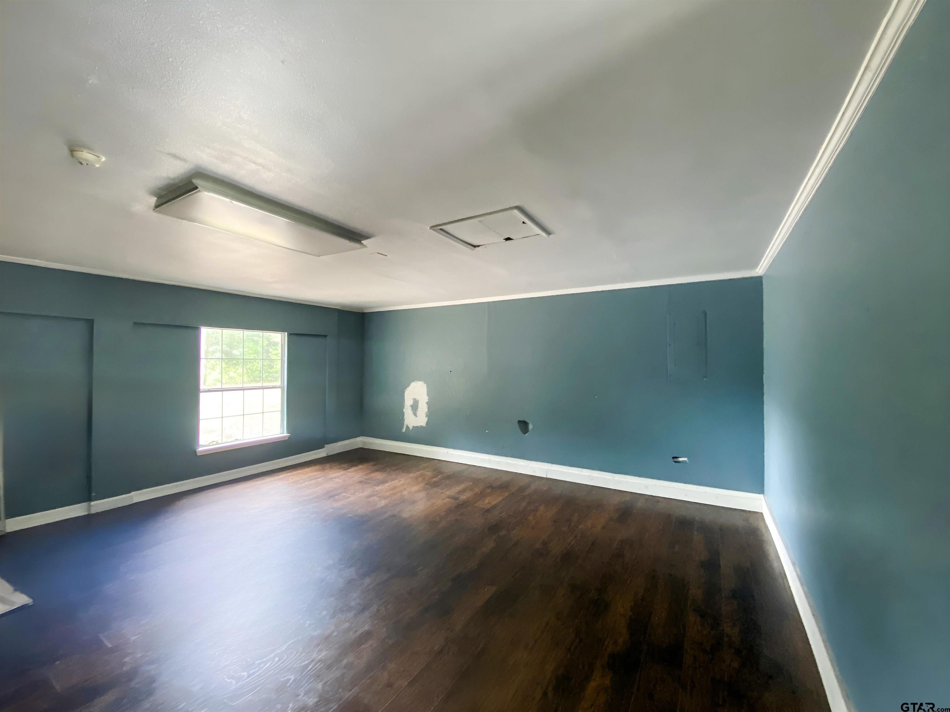 733 Country Road 1203