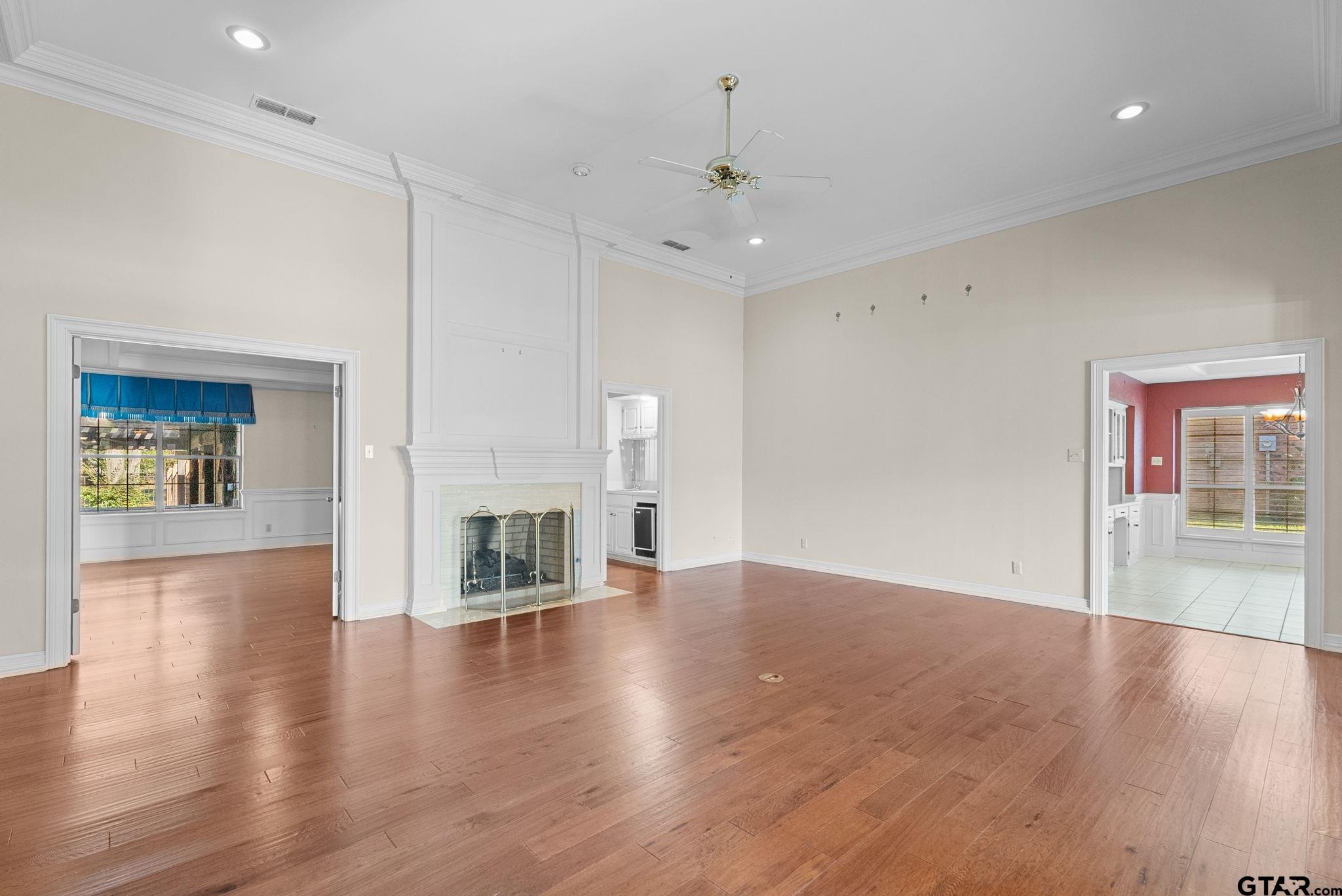 1807 Royal Oak Dr