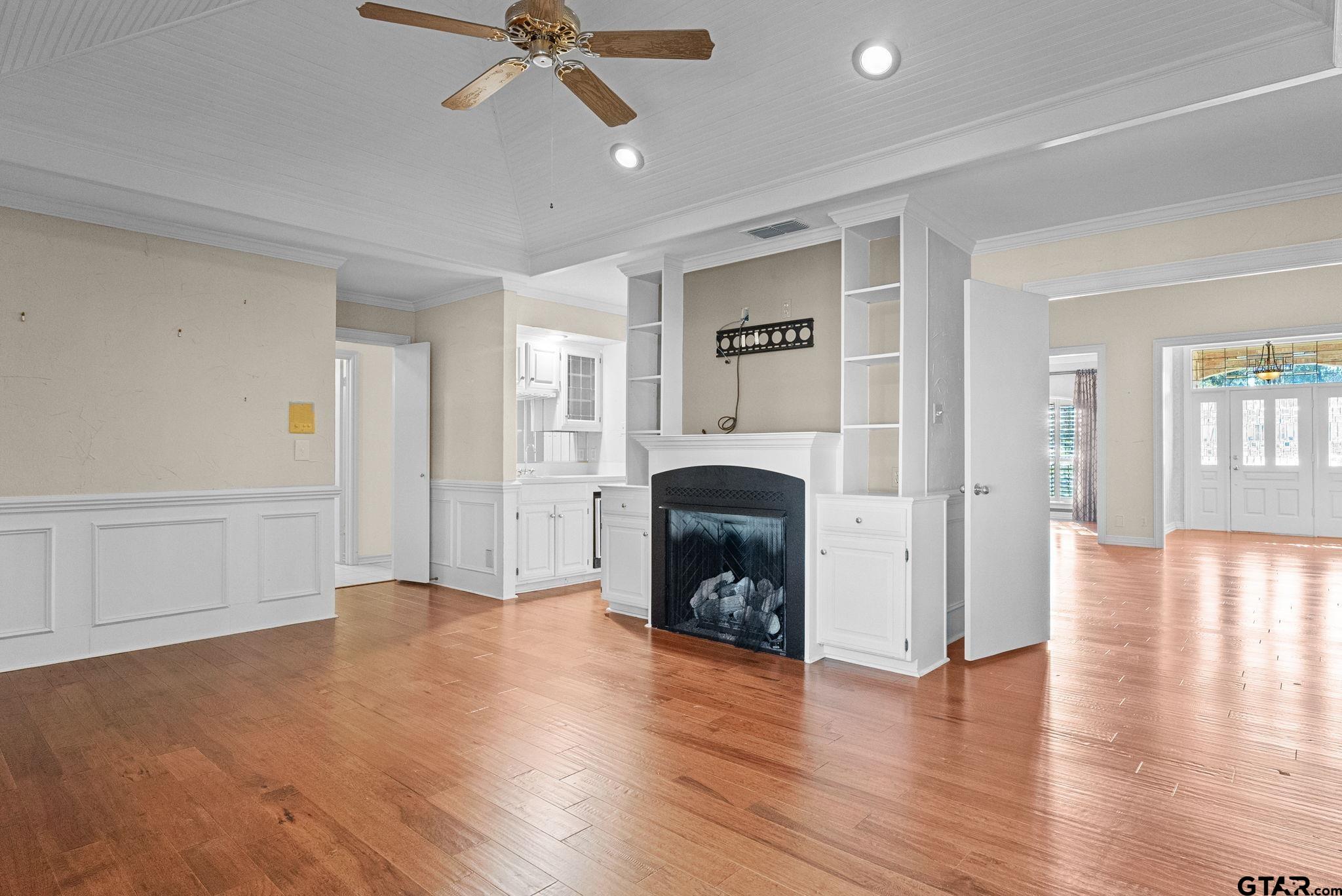 1807 Royal Oak Dr