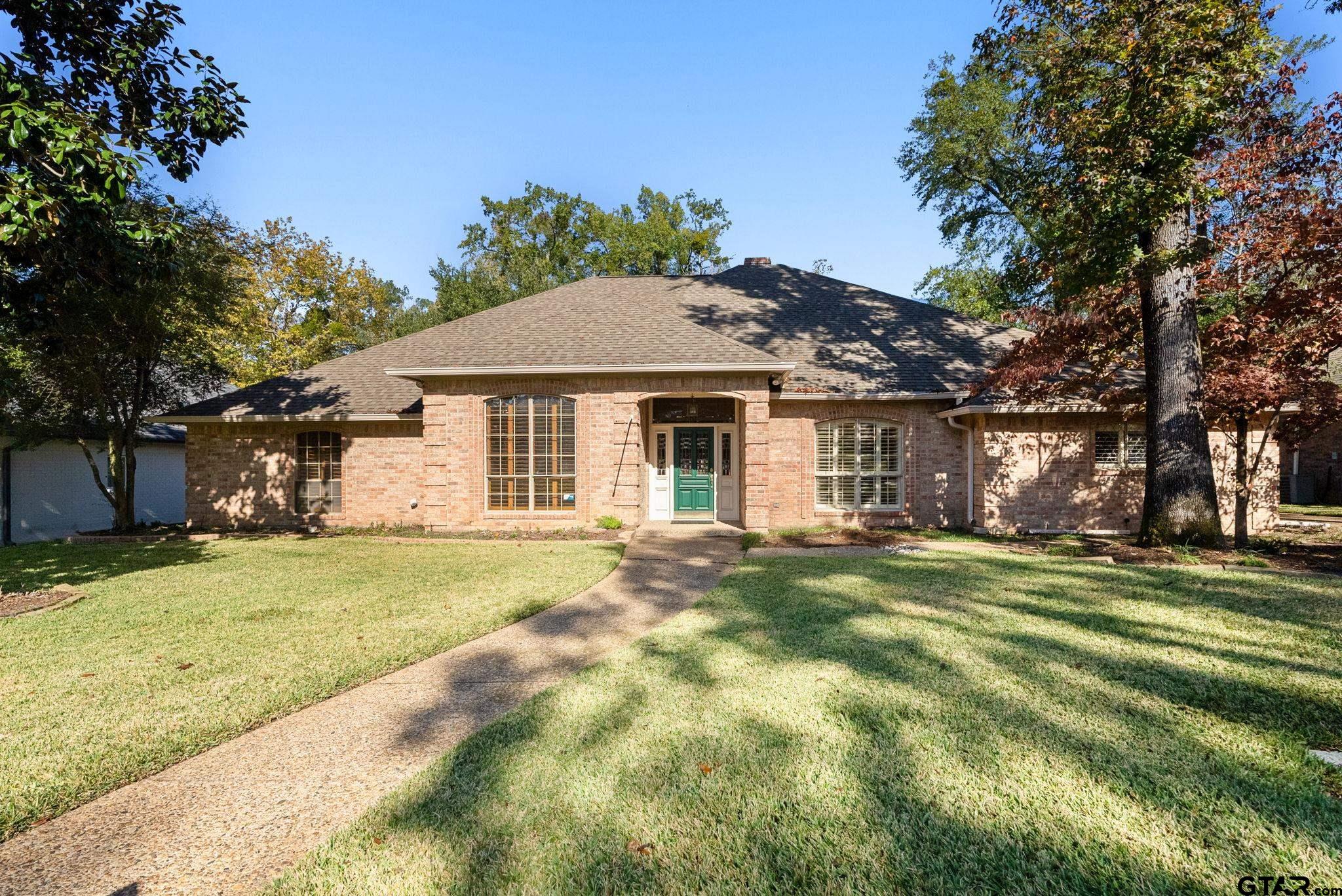 1807 Royal Oak Dr