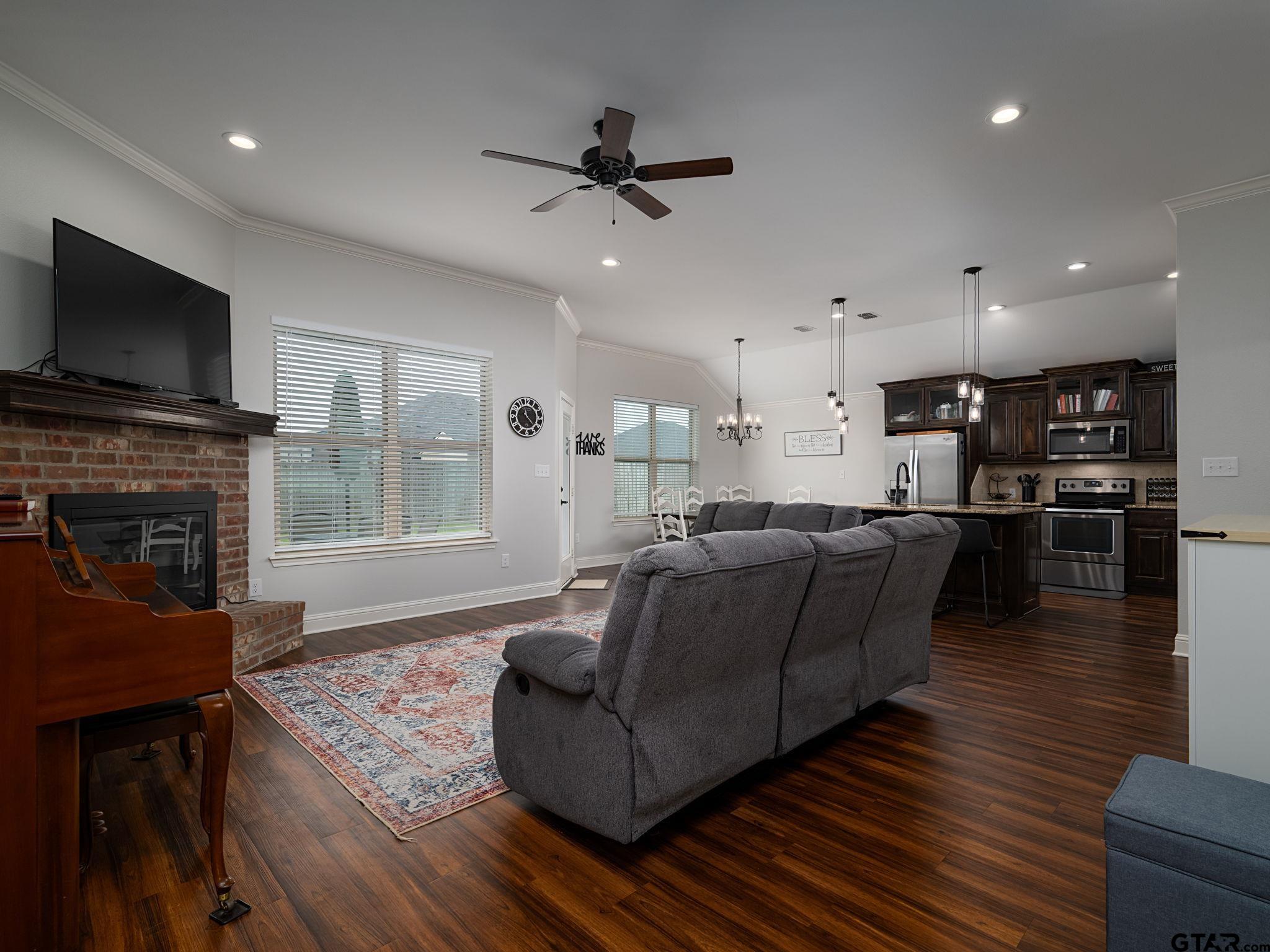 416 Hyde Park Dr