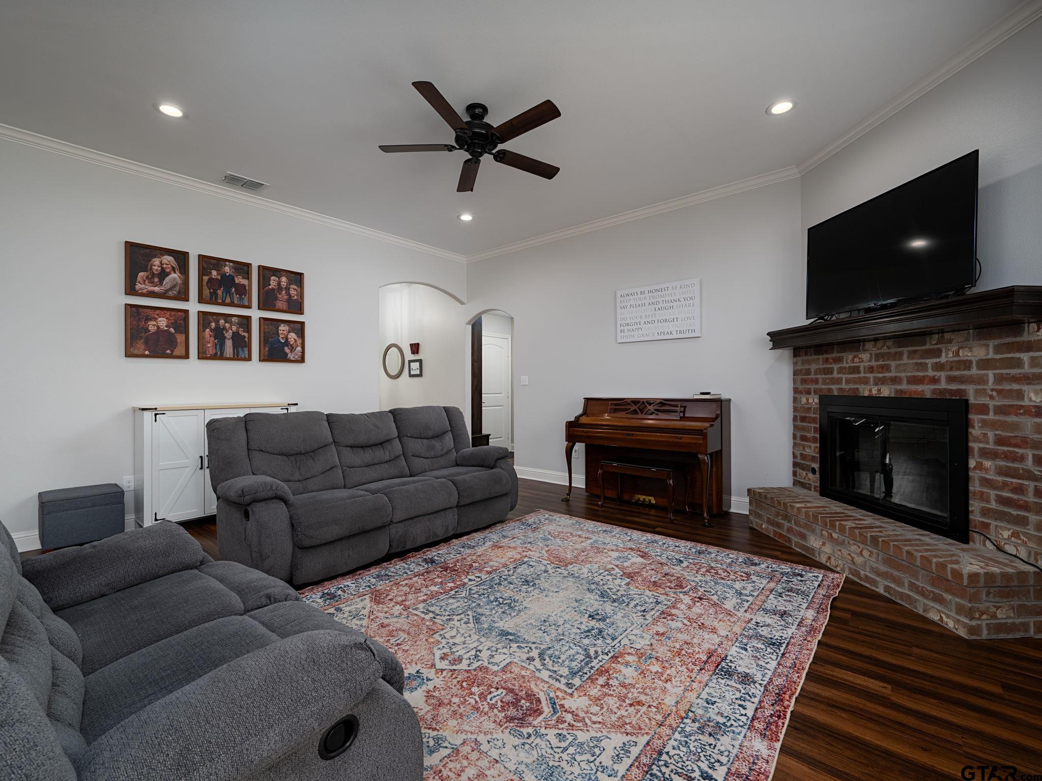 416 Hyde Park Dr