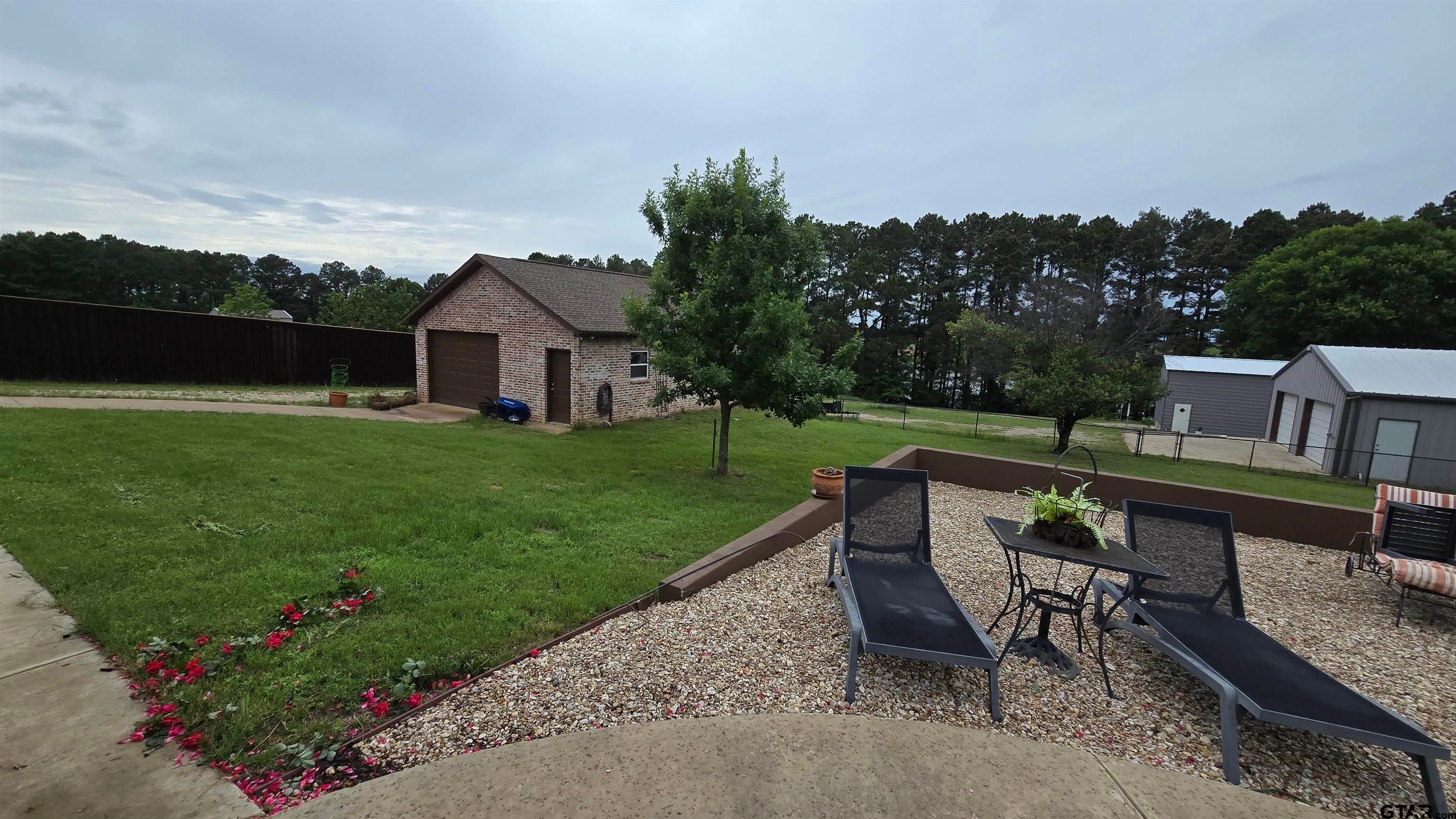 5200 Lago Vista Dr