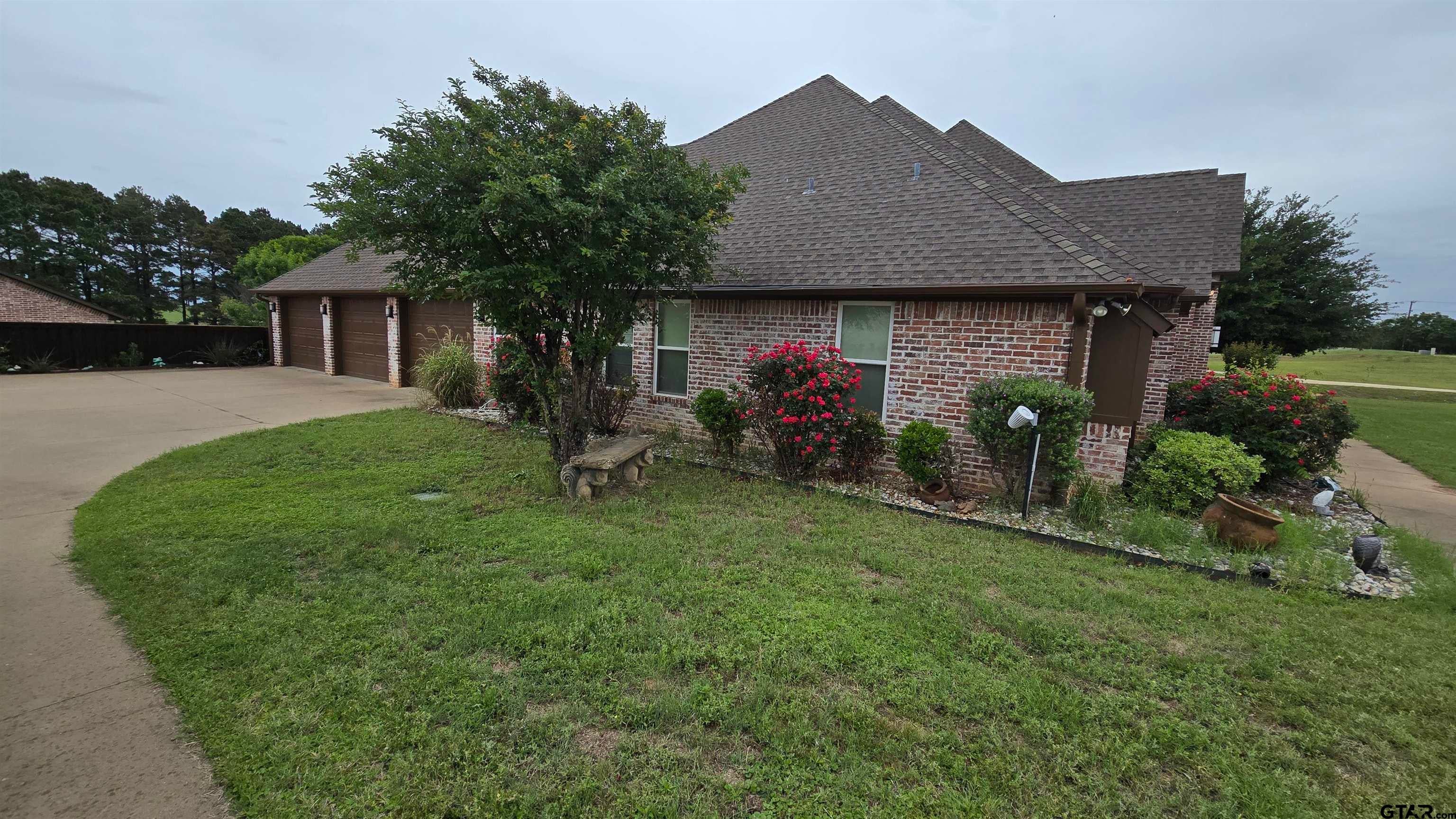 5200 Lago Vista Dr