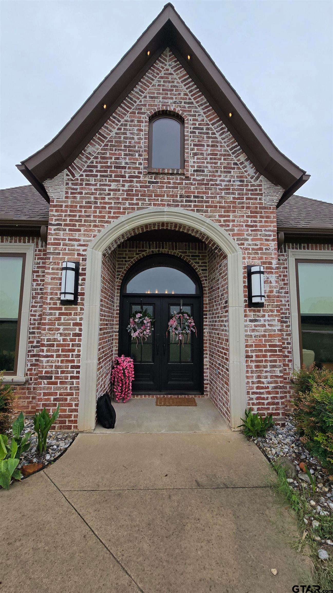 5200 Lago Vista Dr