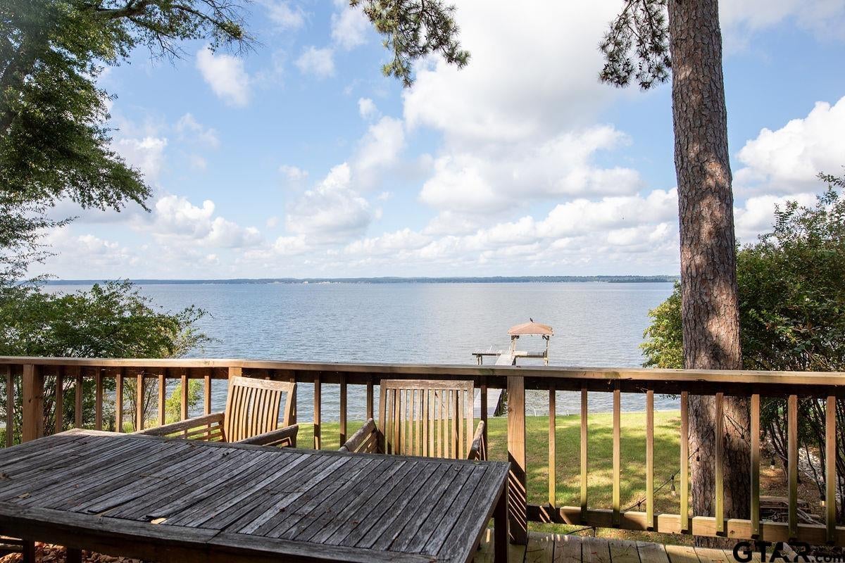 17257 Lakeside Drive