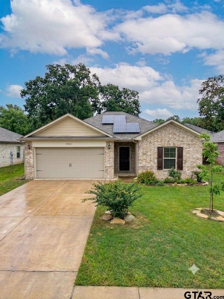 Photo 1 of 17 — 17458 Stacy, Lindale, TX 75771