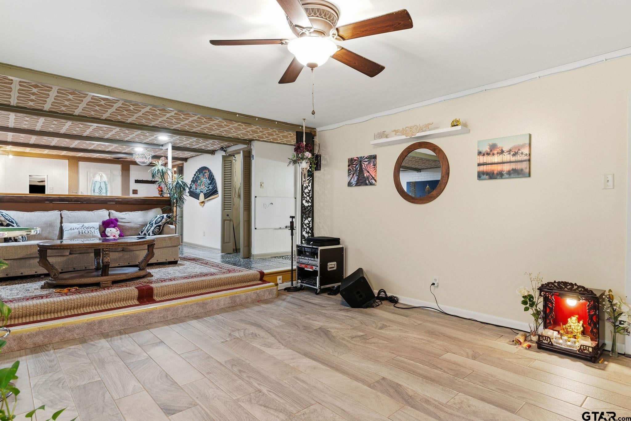 810 Caddo St