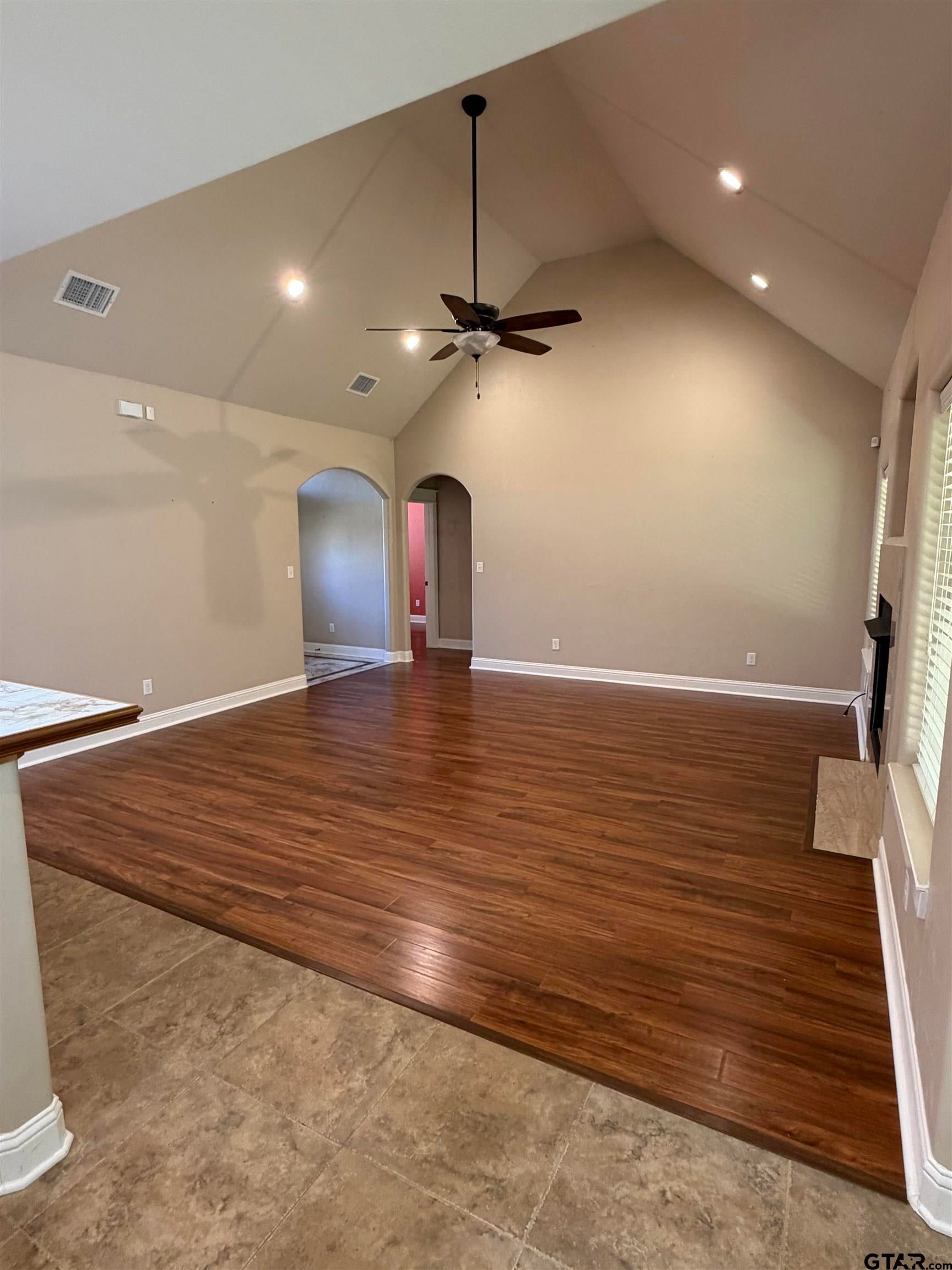 696 Linus Lane