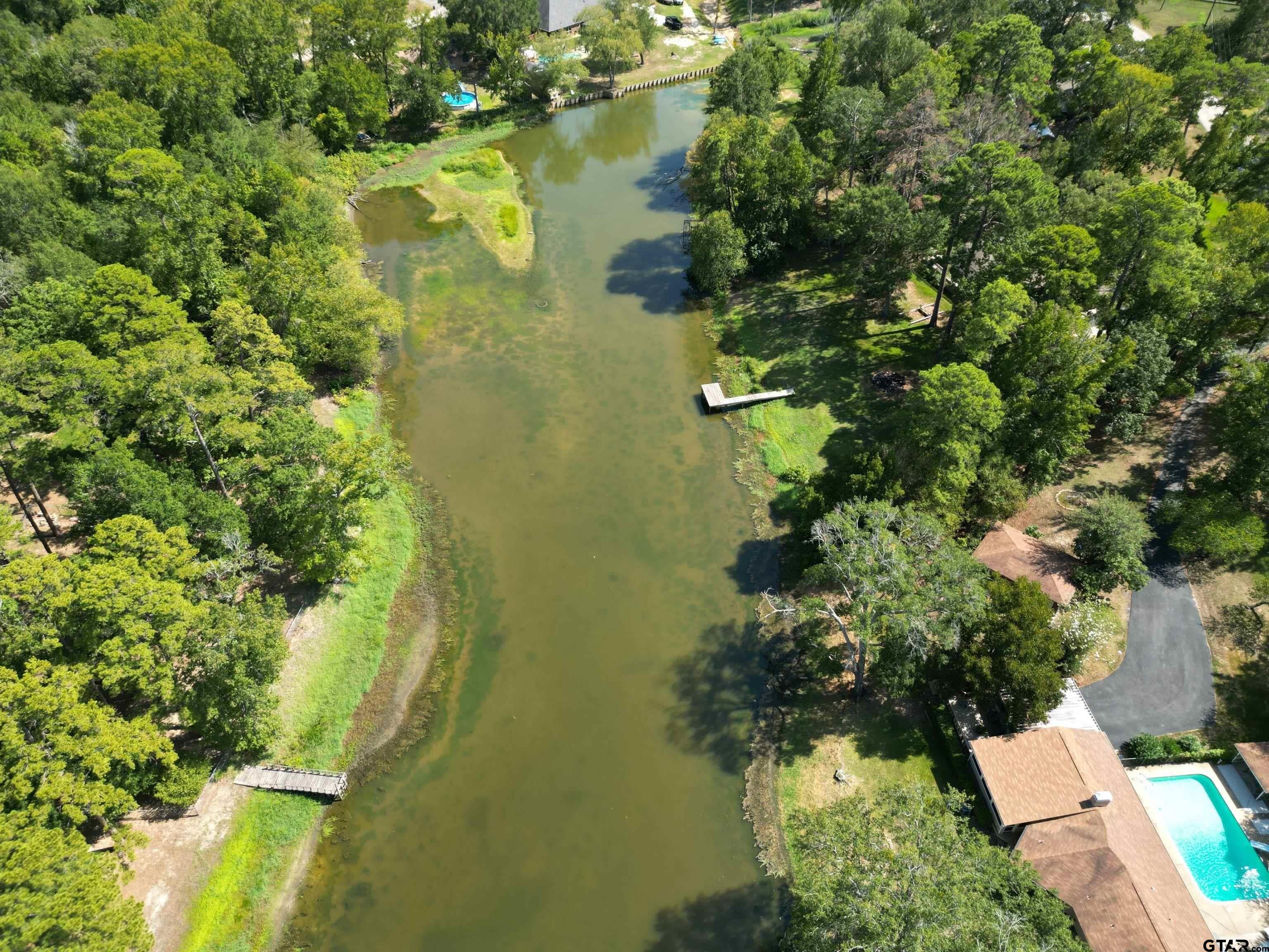 9152 Lakeshore