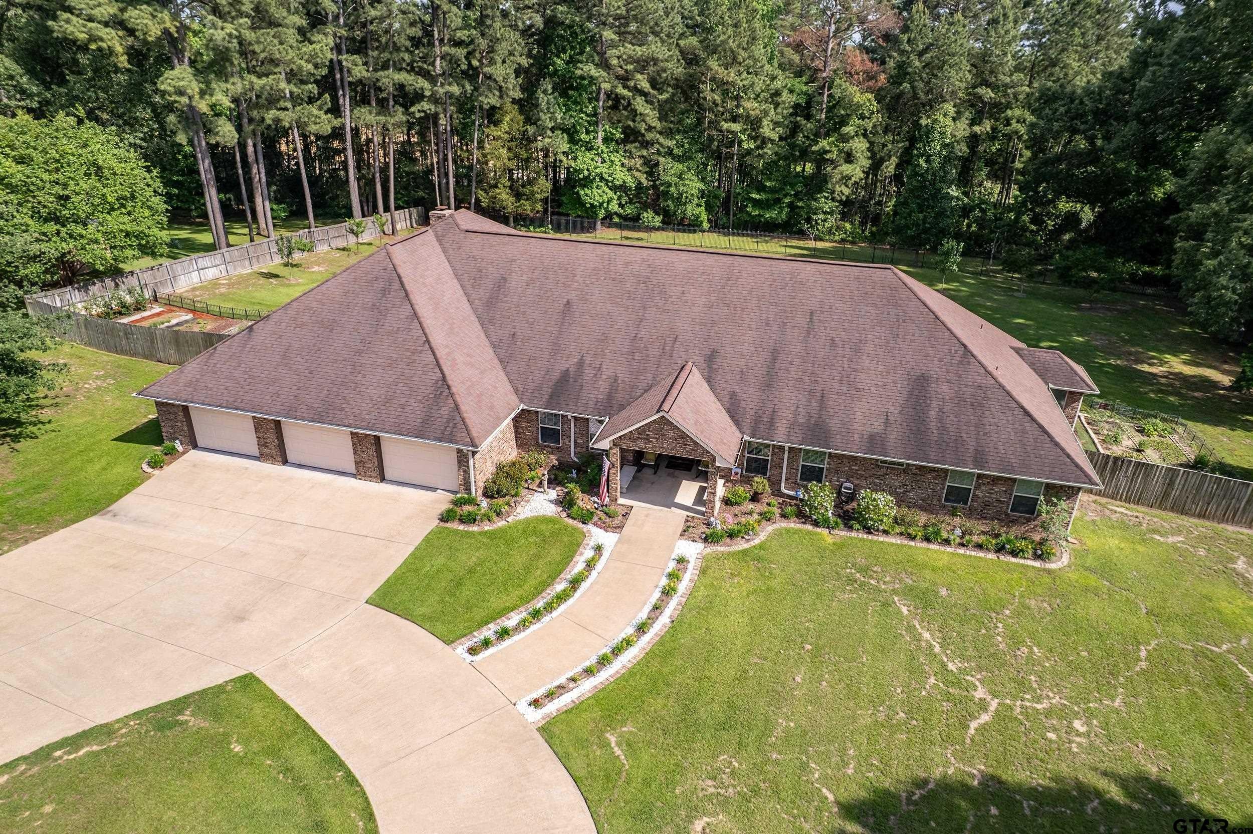 19135 Bynum