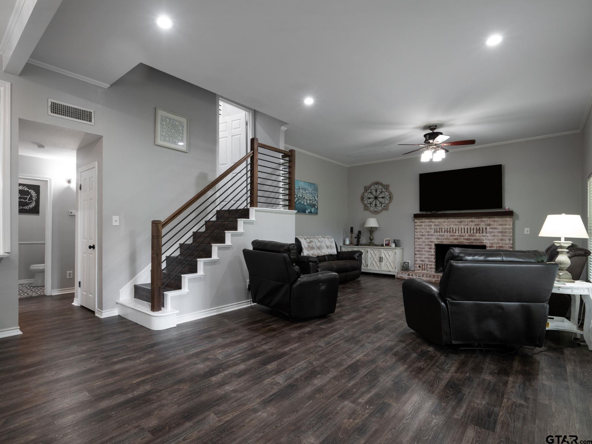 14121 Pine Overlook Dr
