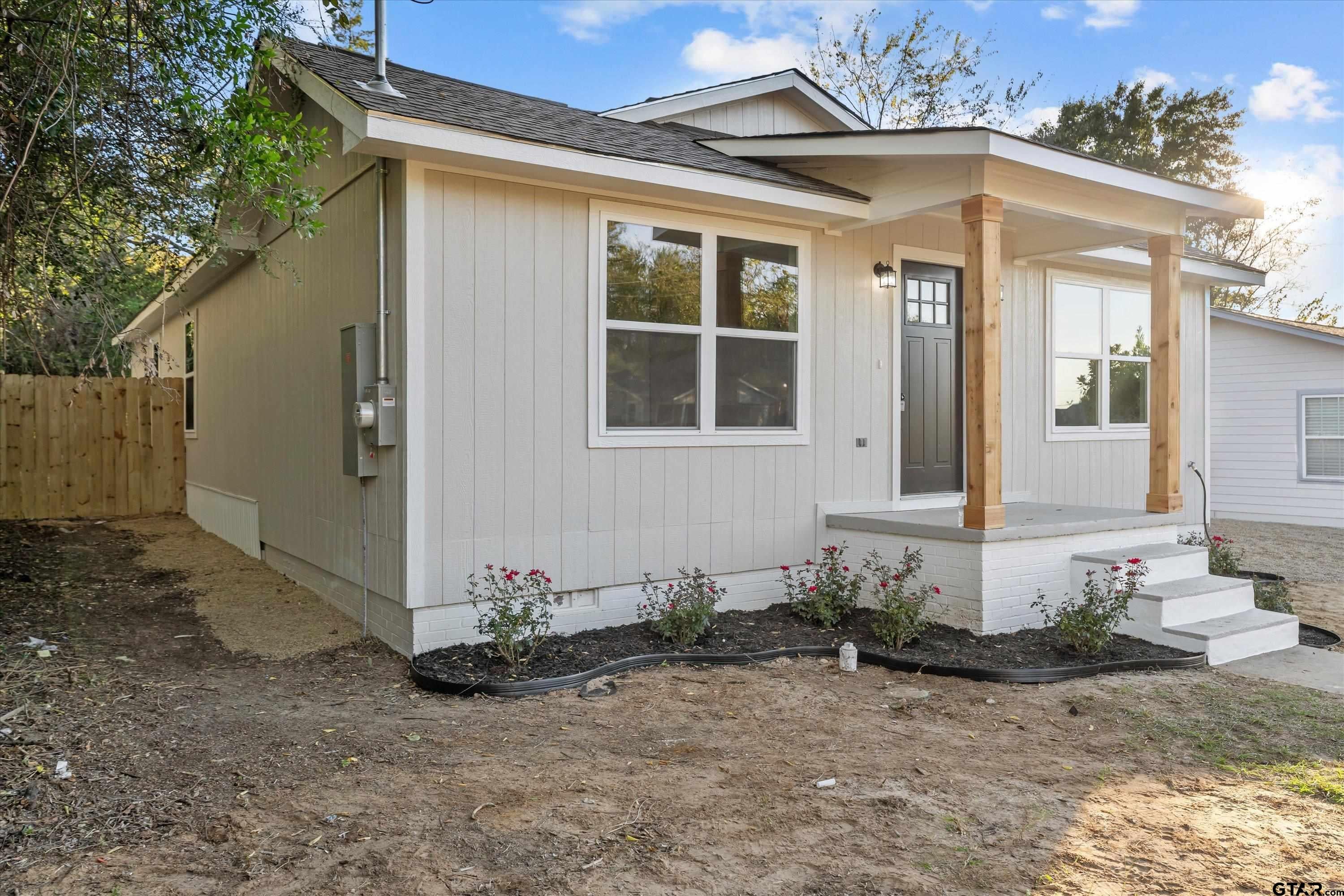 2304 Shaw