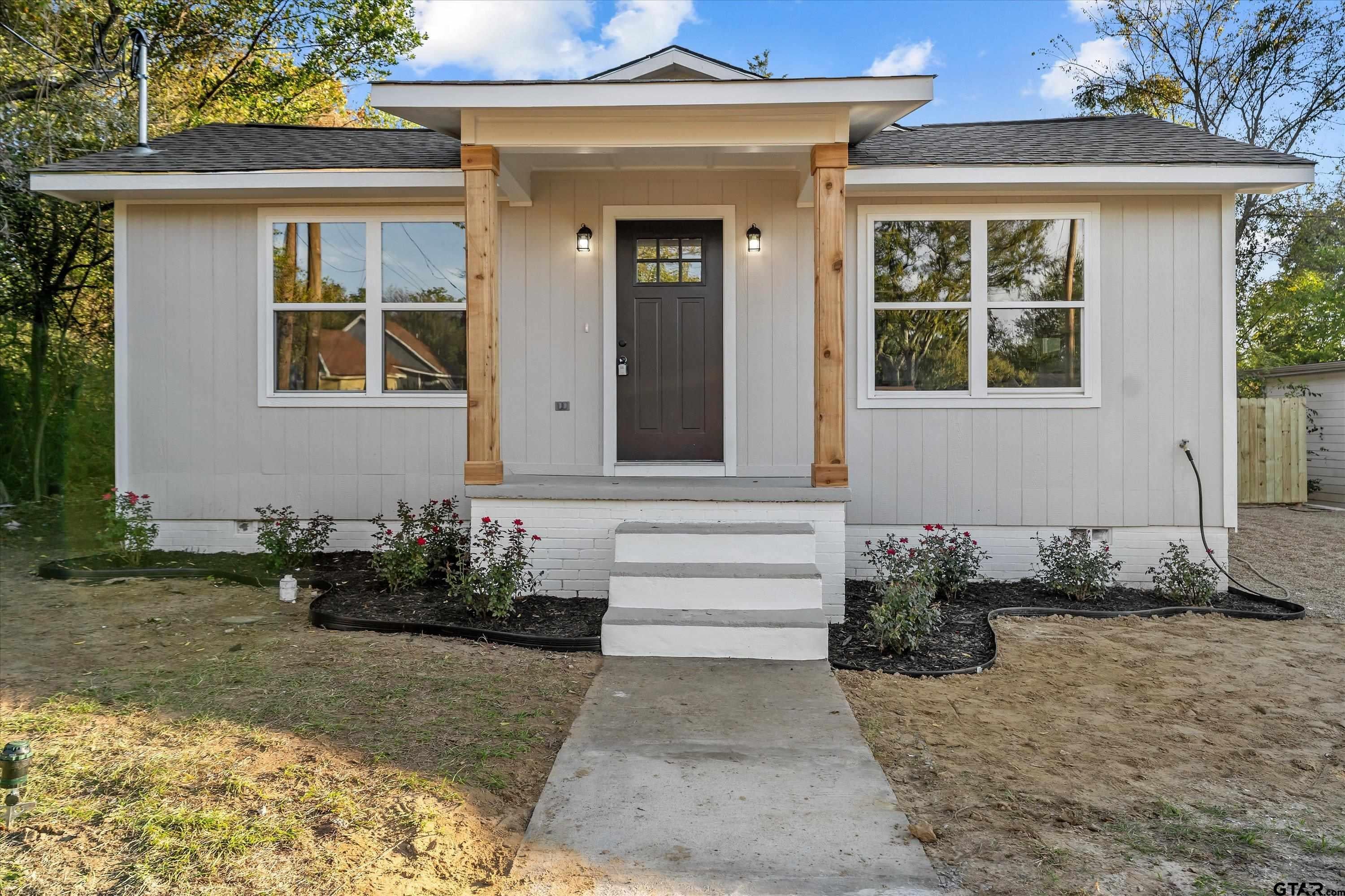 2304 Shaw