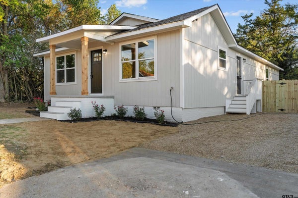 2304 W SHAW ST, TYLER, TX 75701 - Image ee35a48cdf0c0c21dca6513632500bb2/3243477597