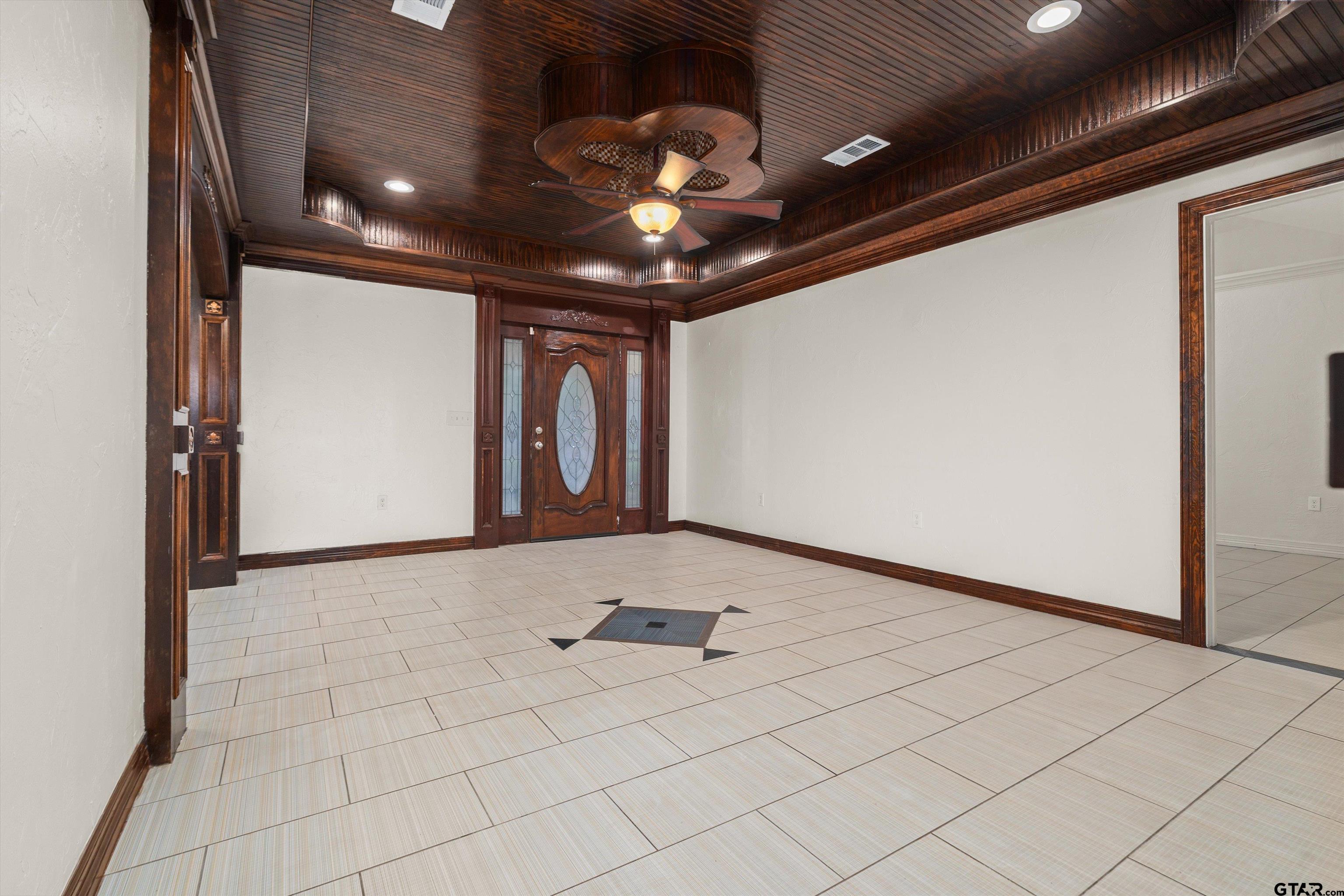 104 E Franklin St