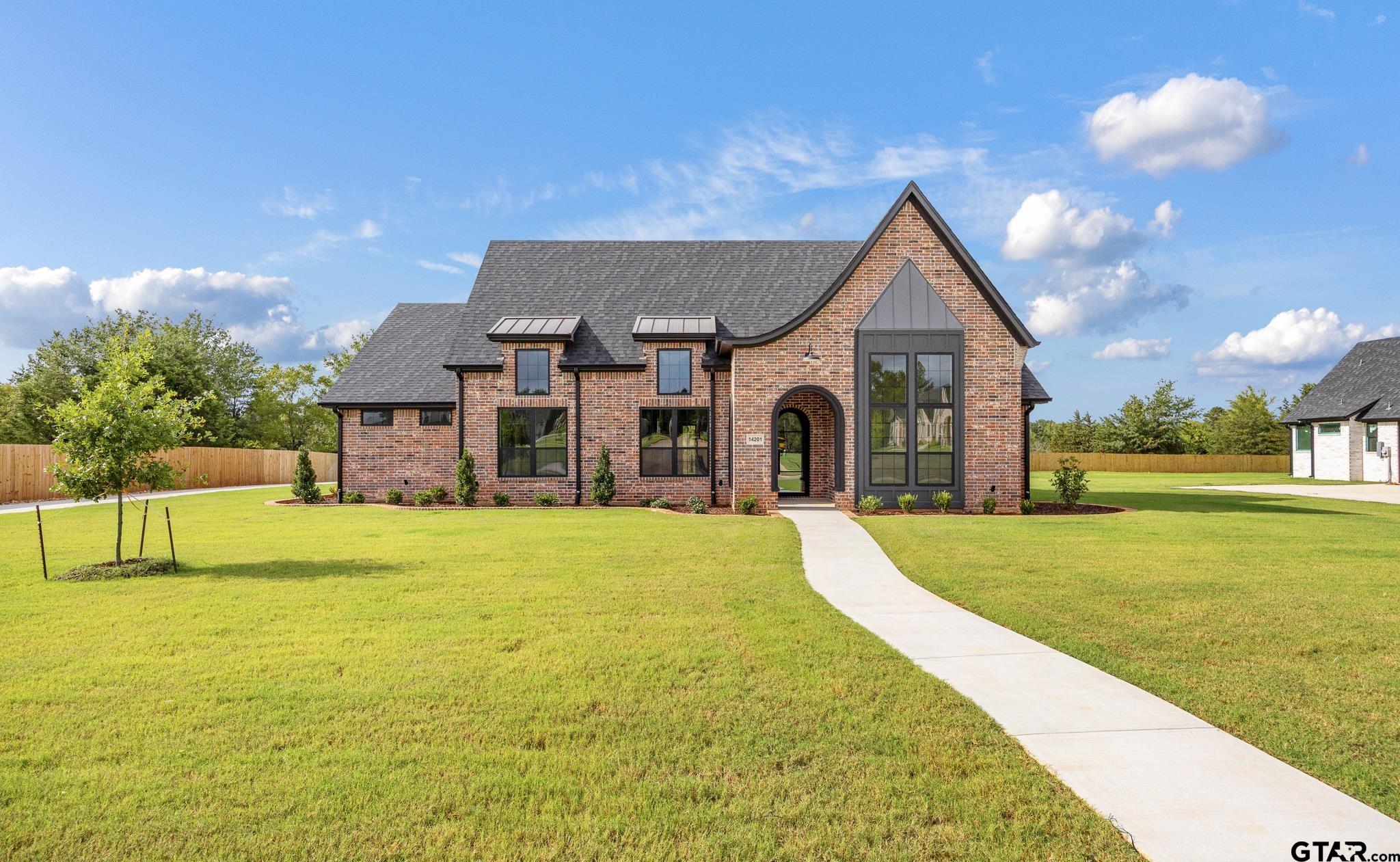 14201 Woodland Pkwy