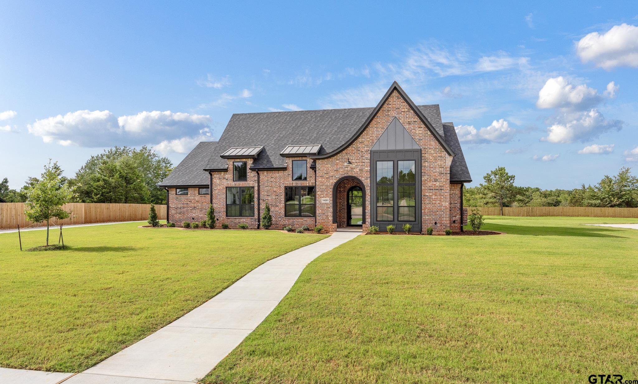 14201 Woodland Pkwy