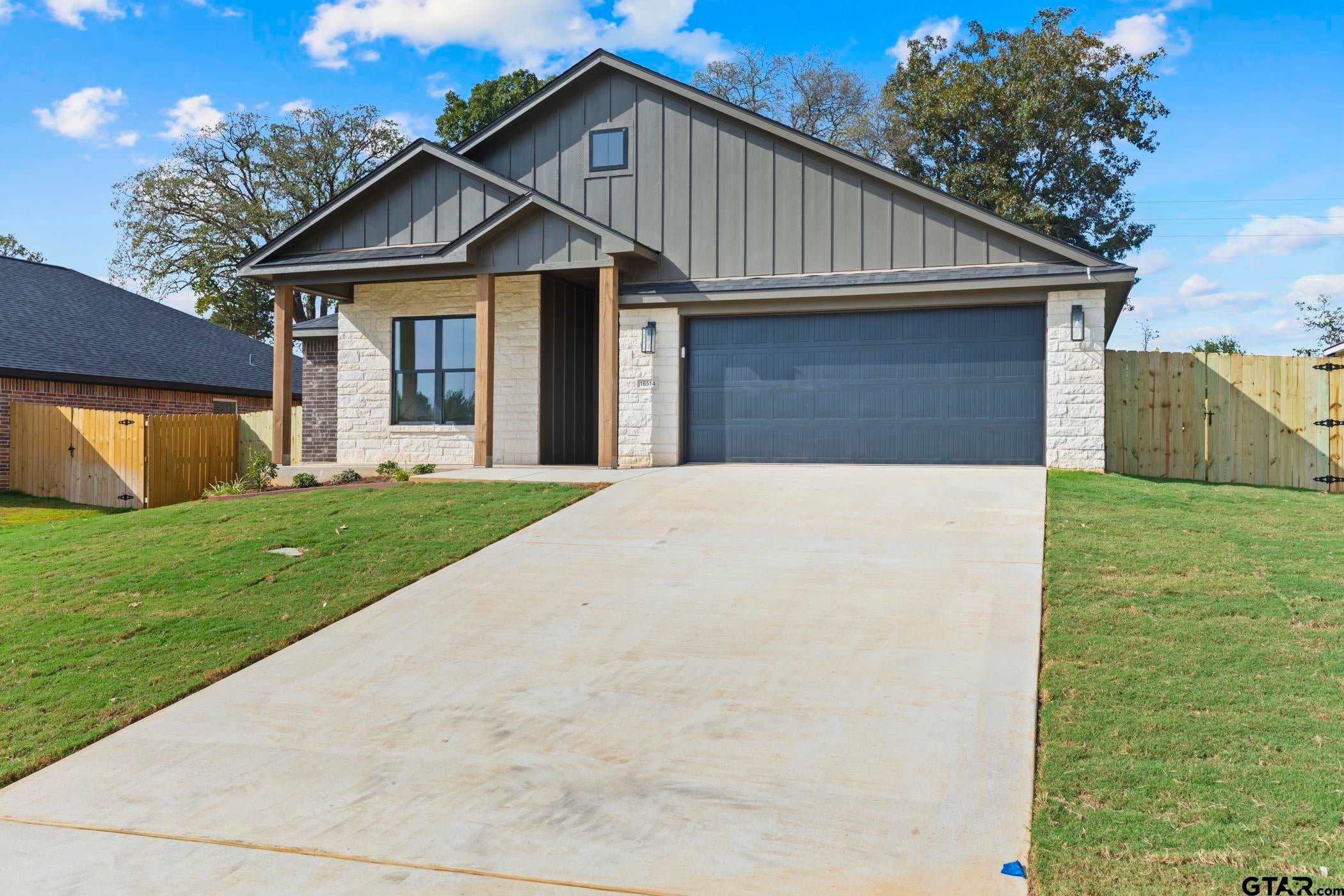 16514 Crossing Circle