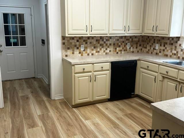 5022 Forestwood
