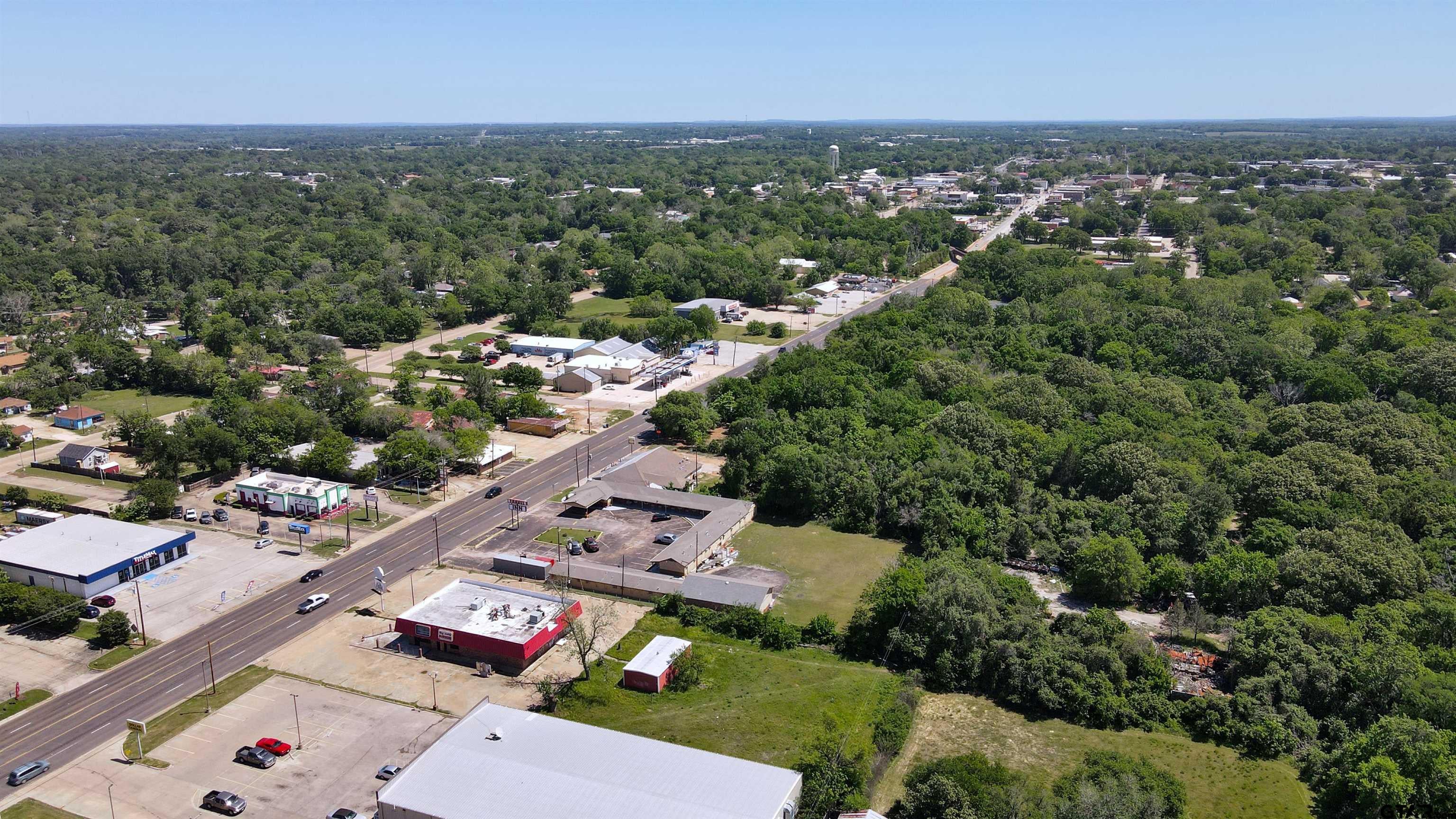 617 W Corsicana