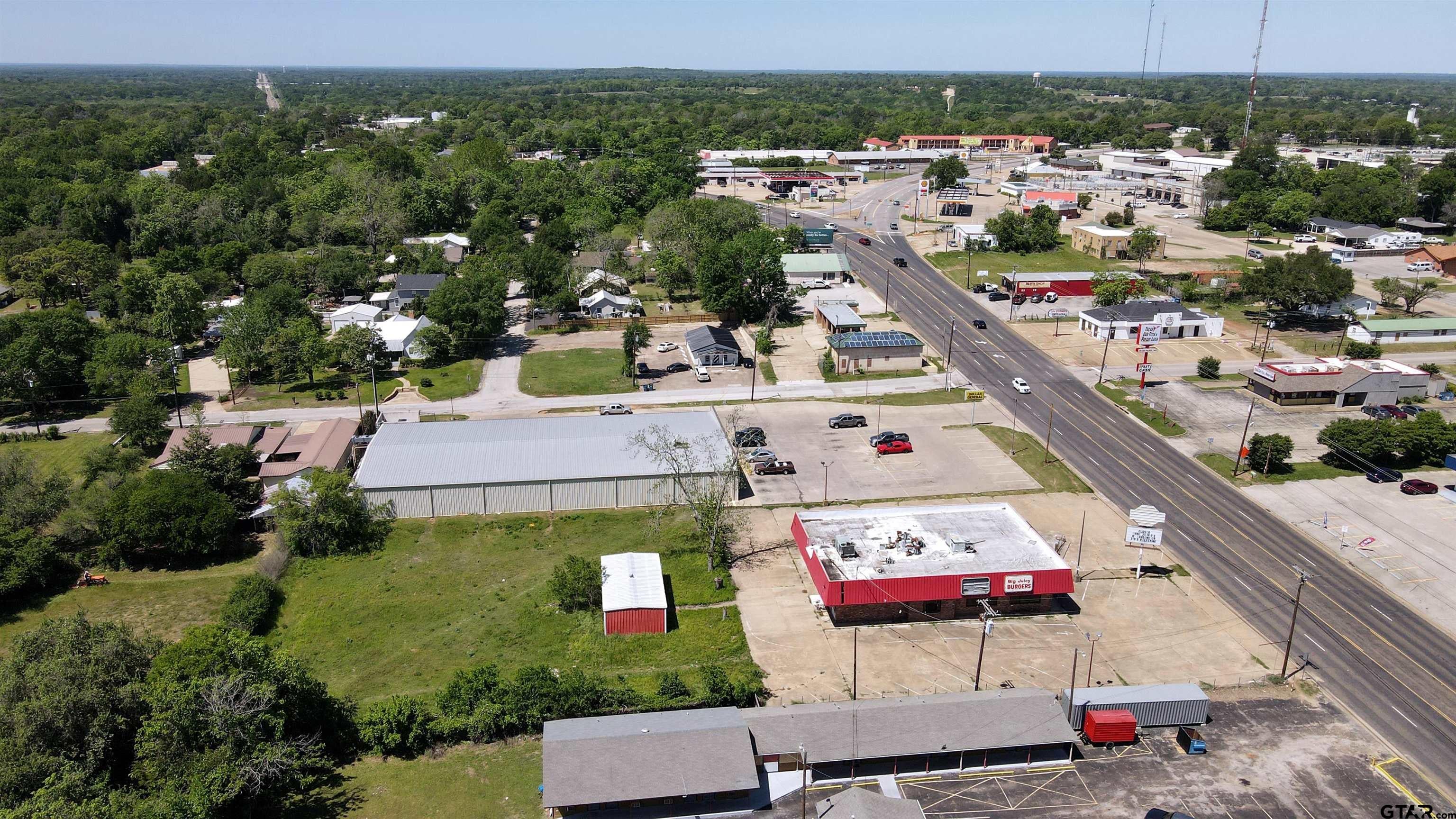 617 W Corsicana