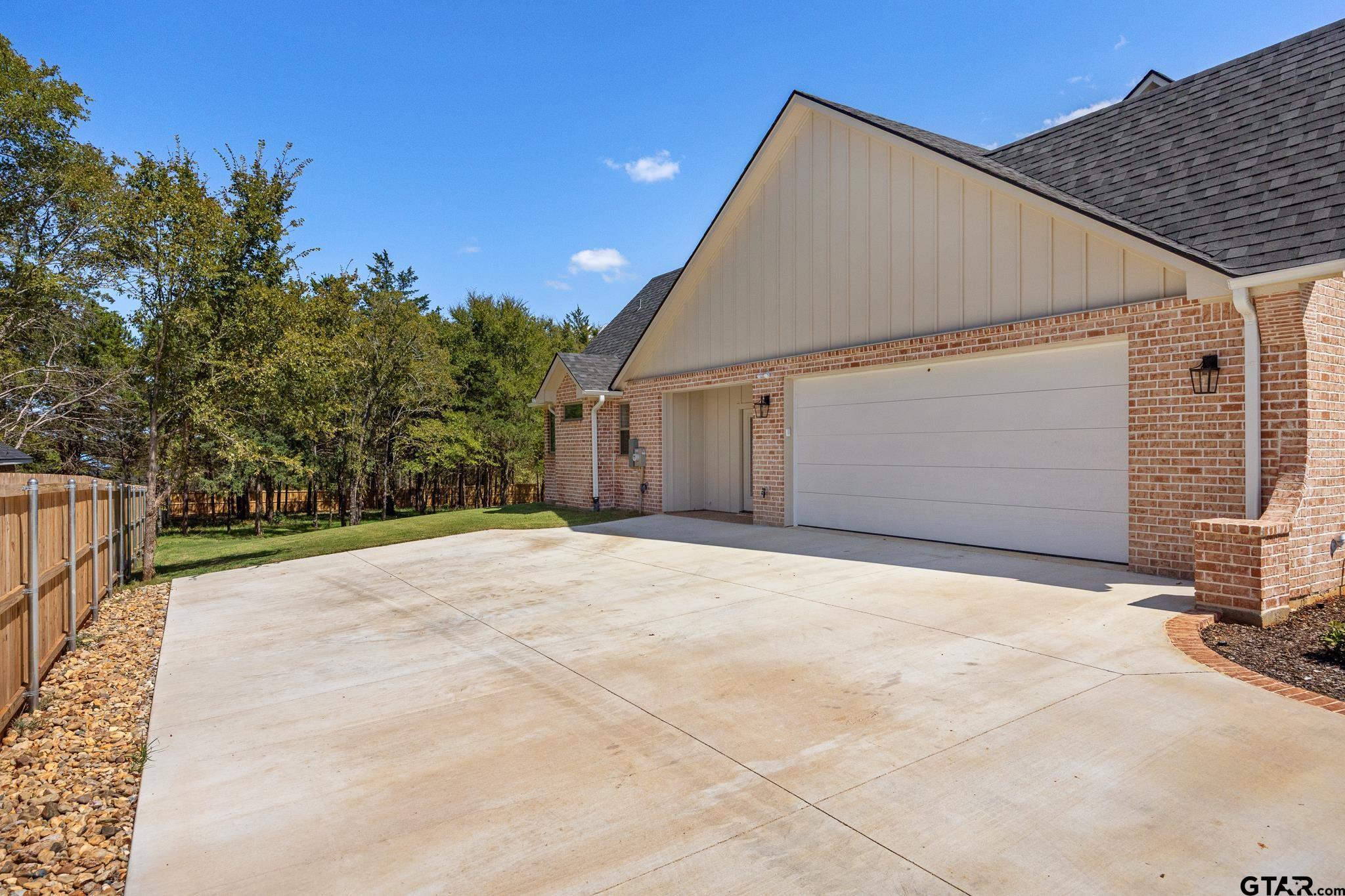 14138 Woodland Blvd.