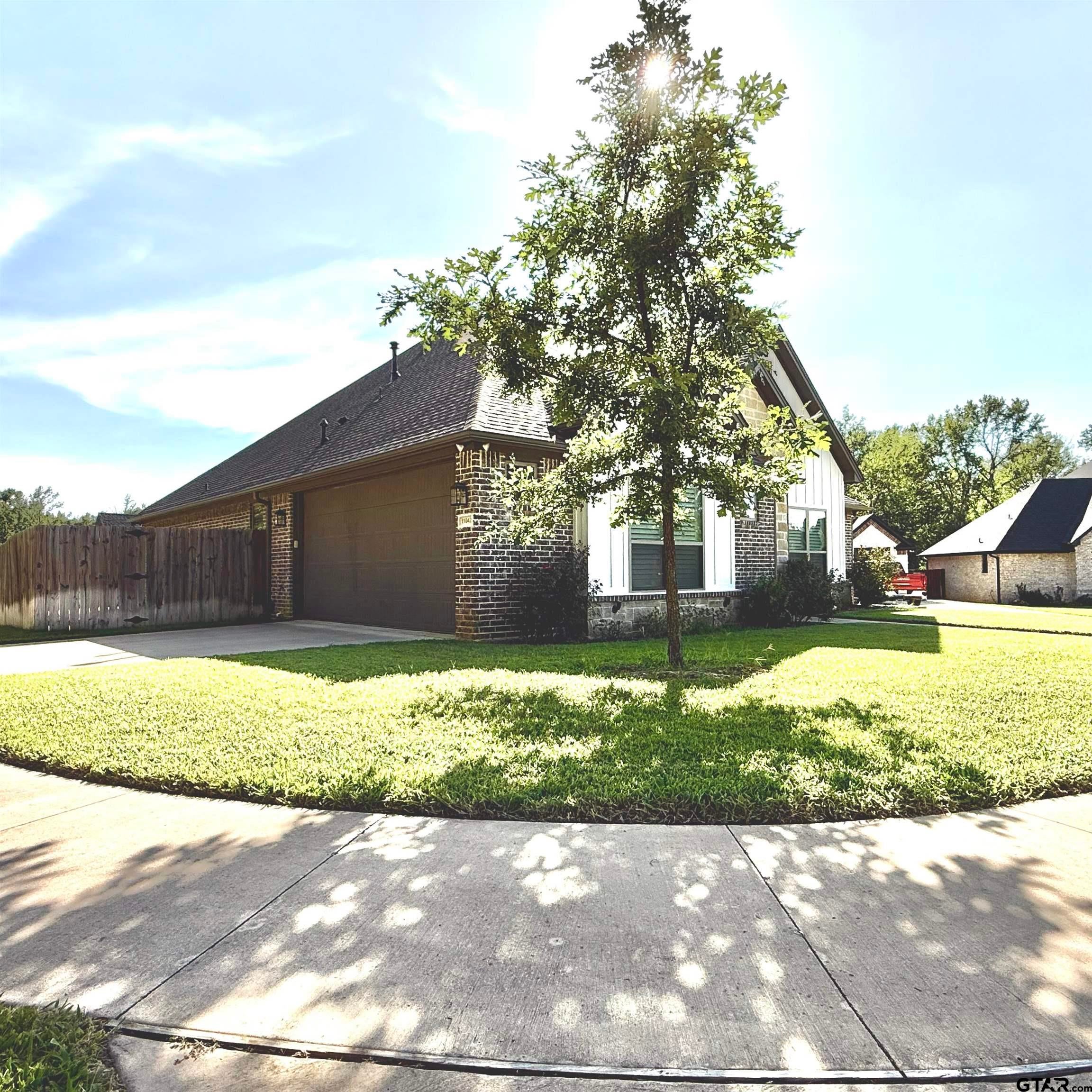 11042 Oak Springs Cove