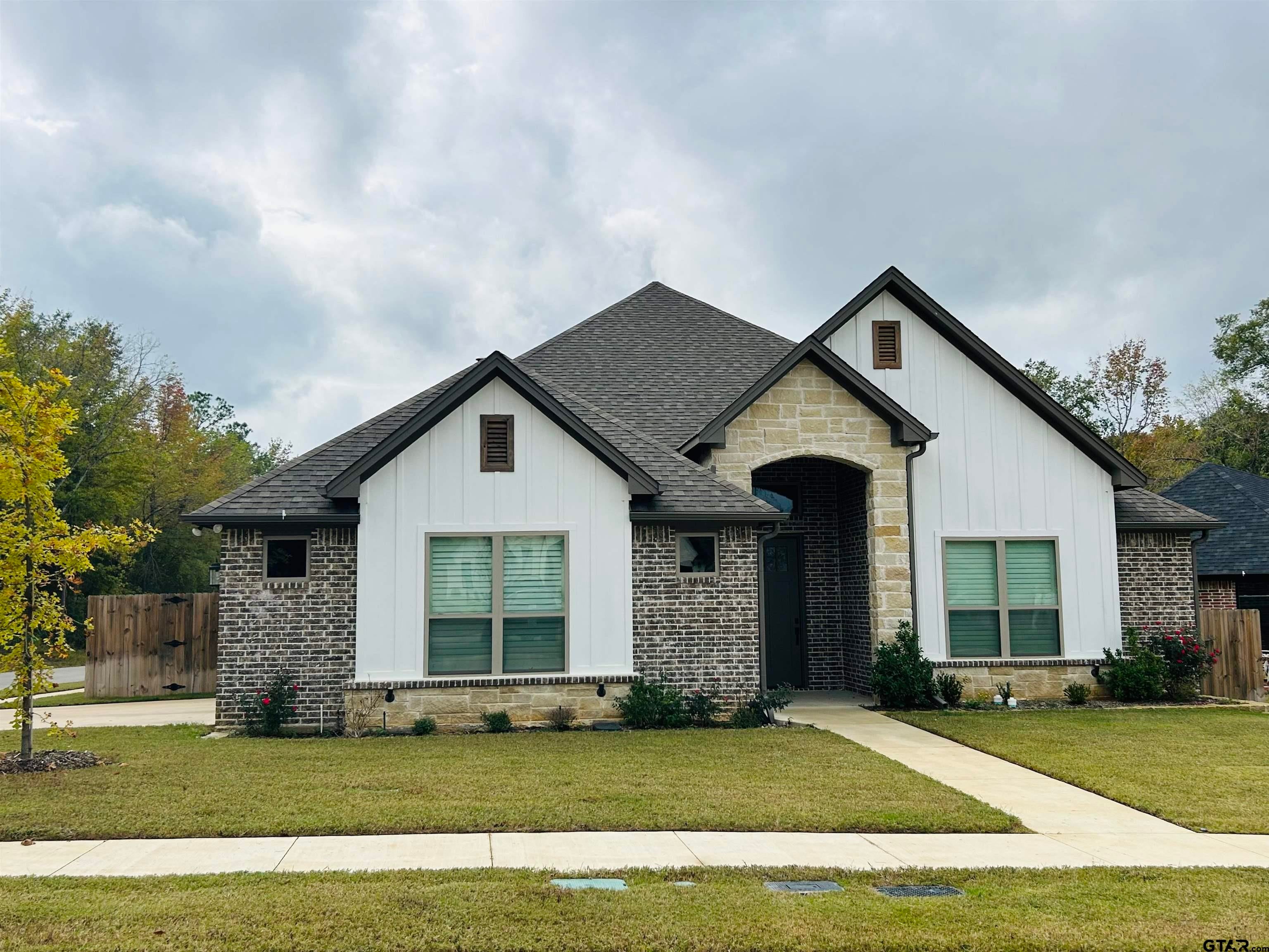 11042 Oak Springs Cove