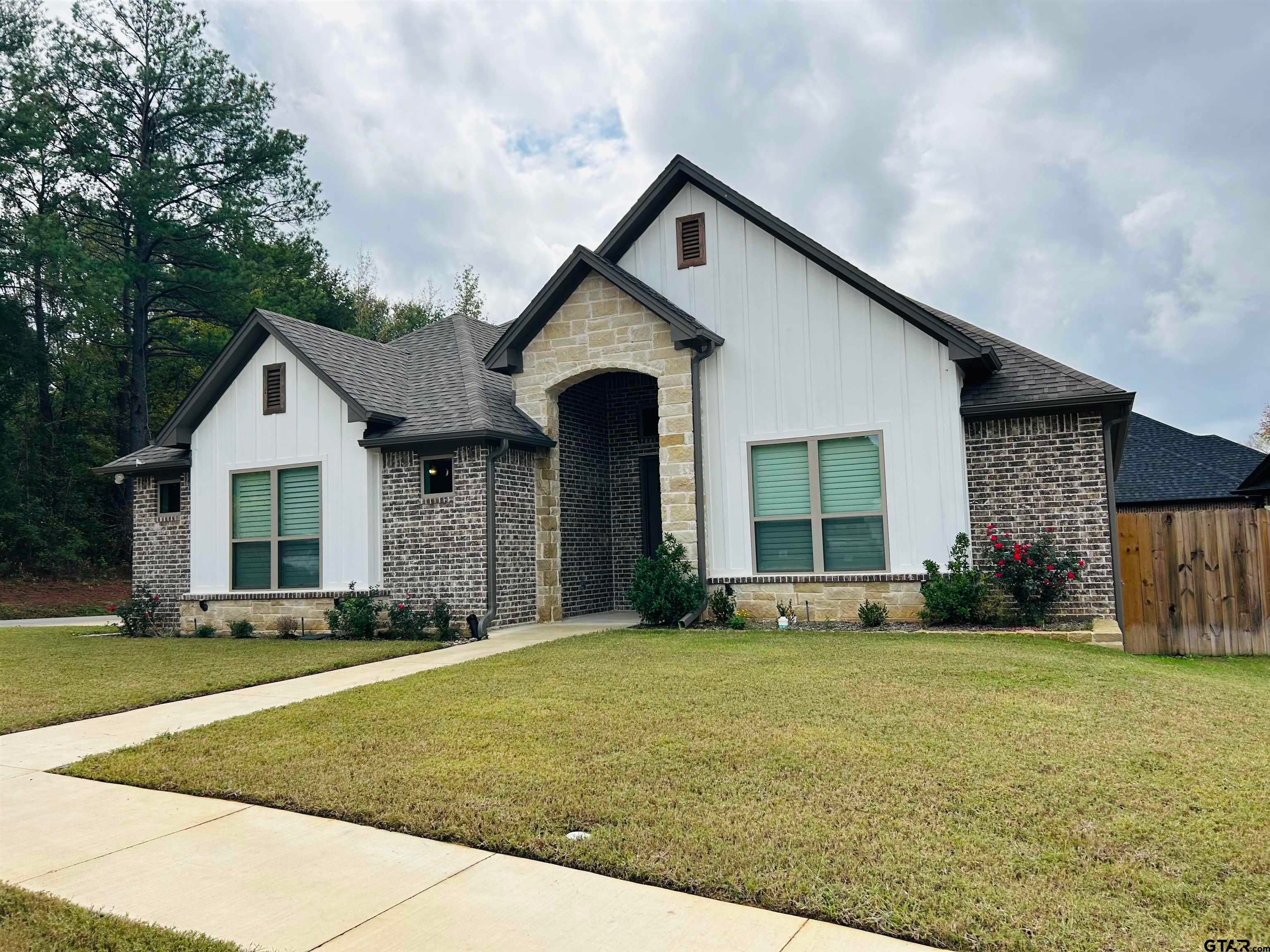 11042 Oak Springs Cove
