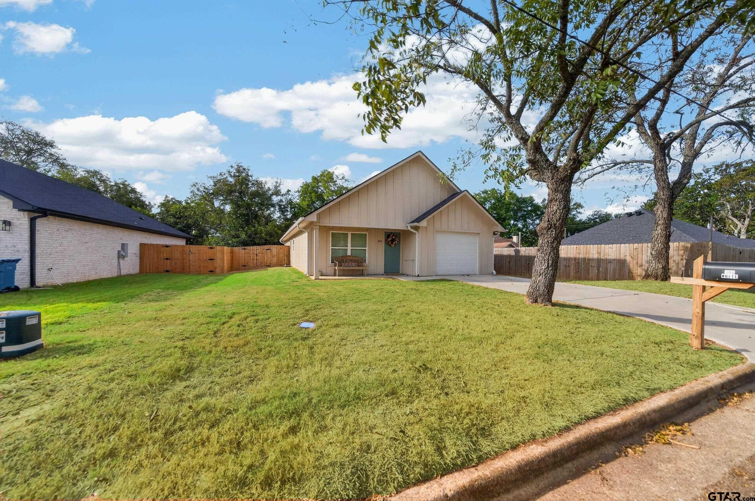 306 W Tarbutton