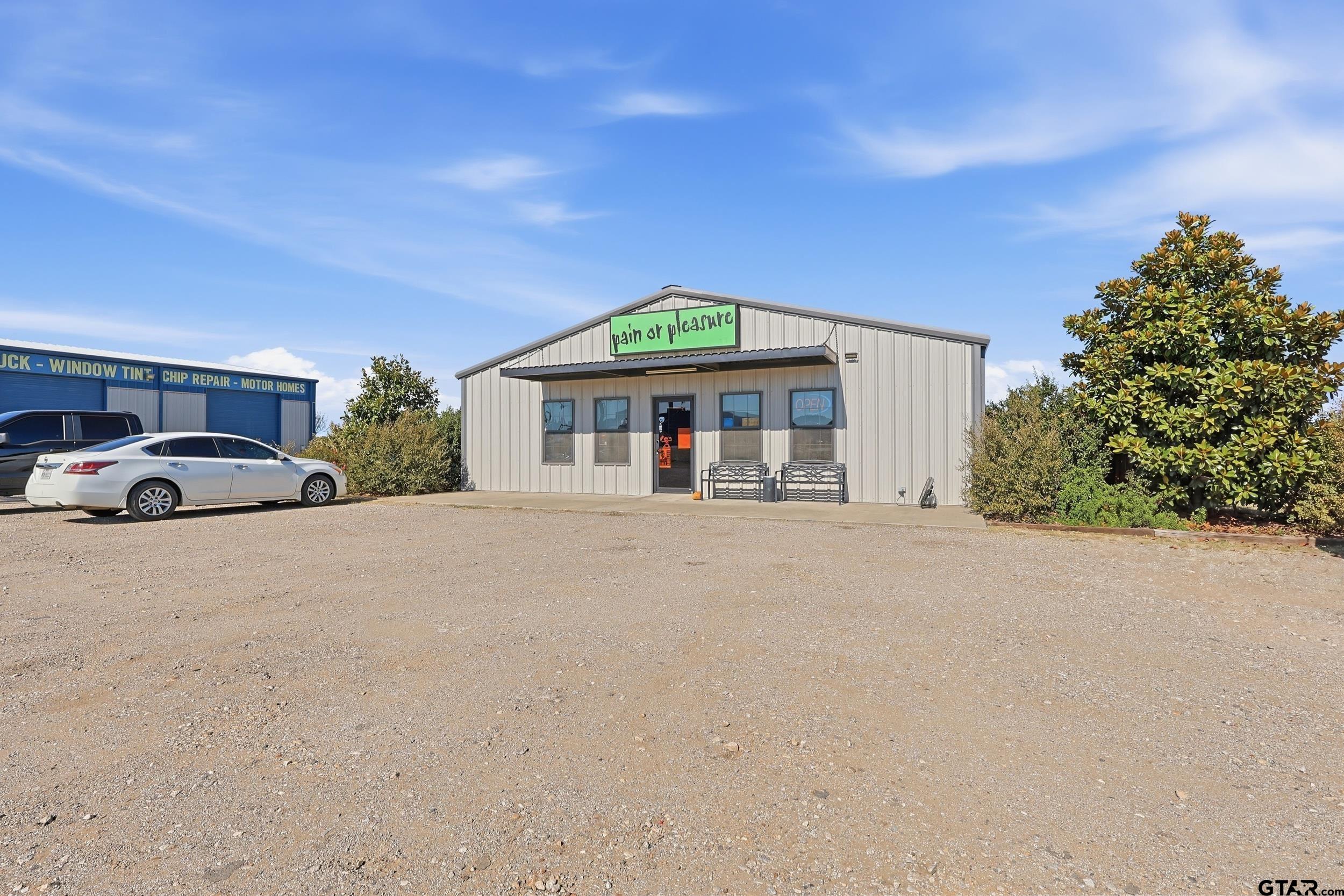 2574 N HWY 271
