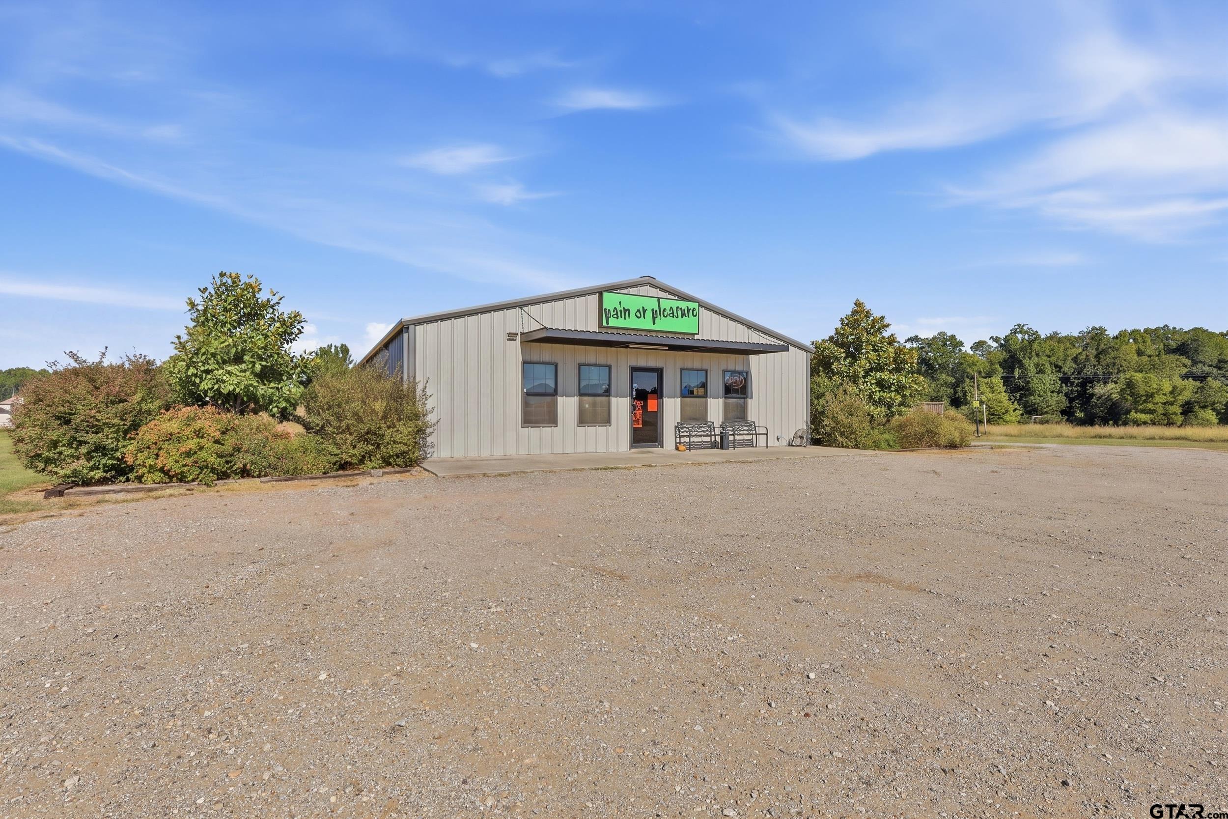 2574 N HWY 271