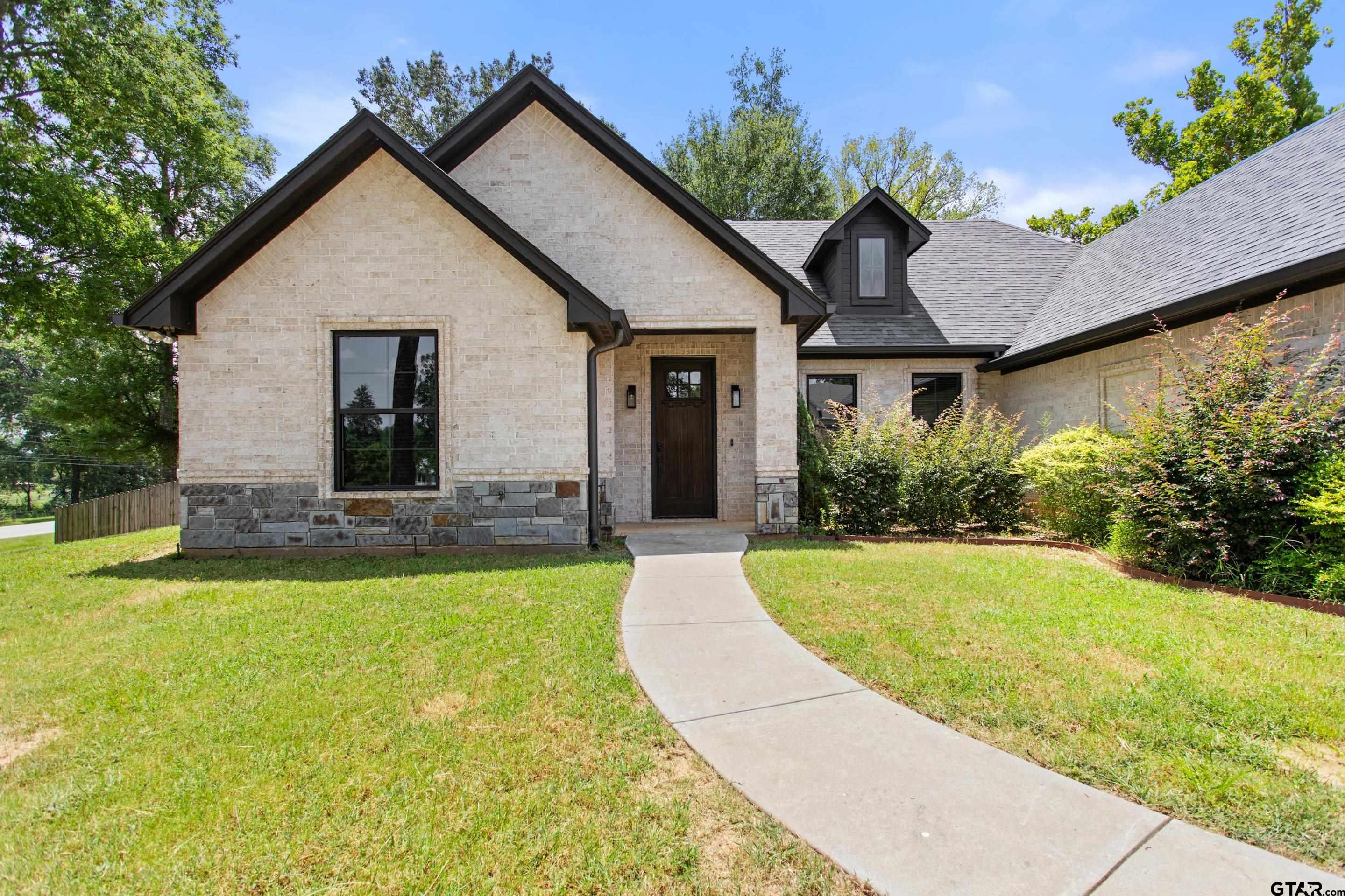 12109 Oak Grove