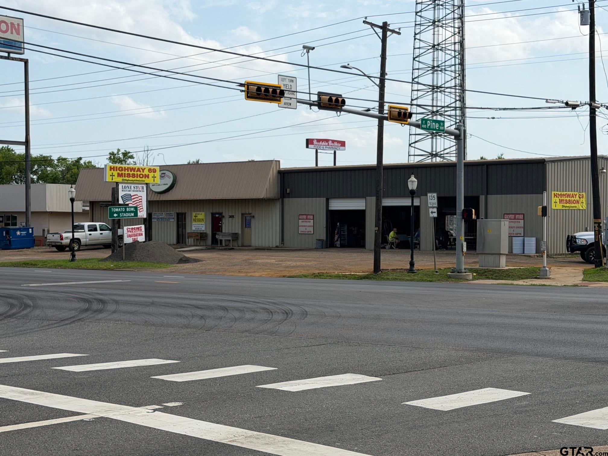 205 N Jackson